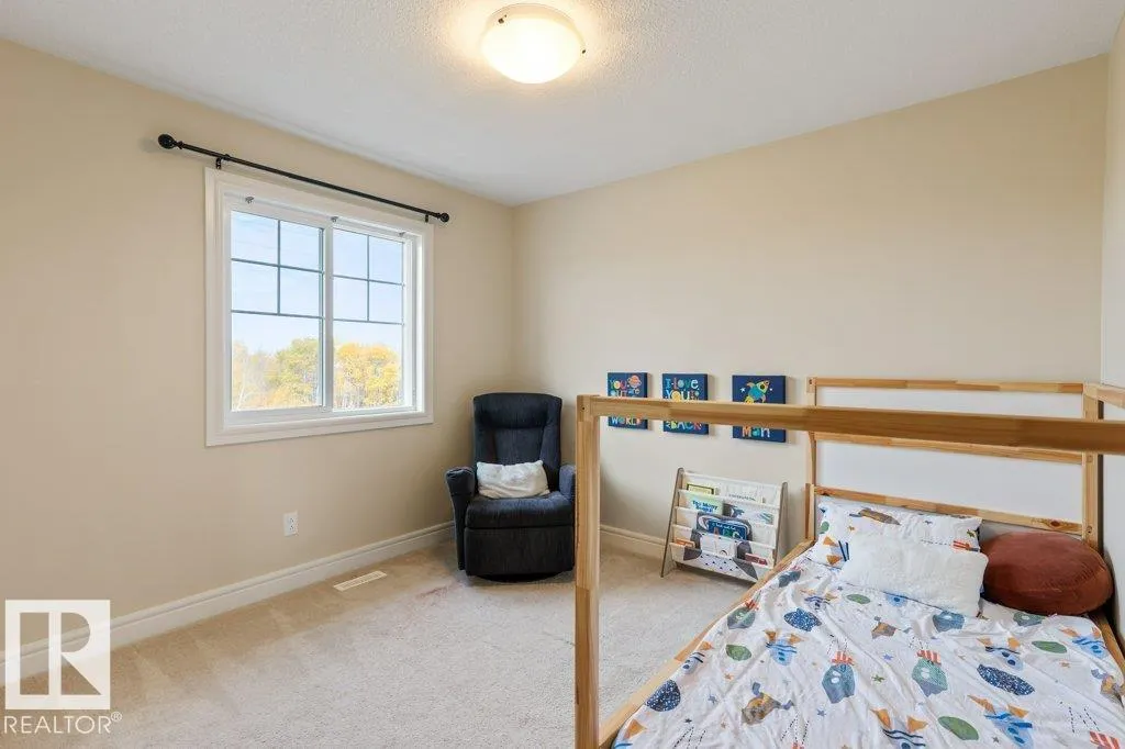 3873 ROBINS Crescent