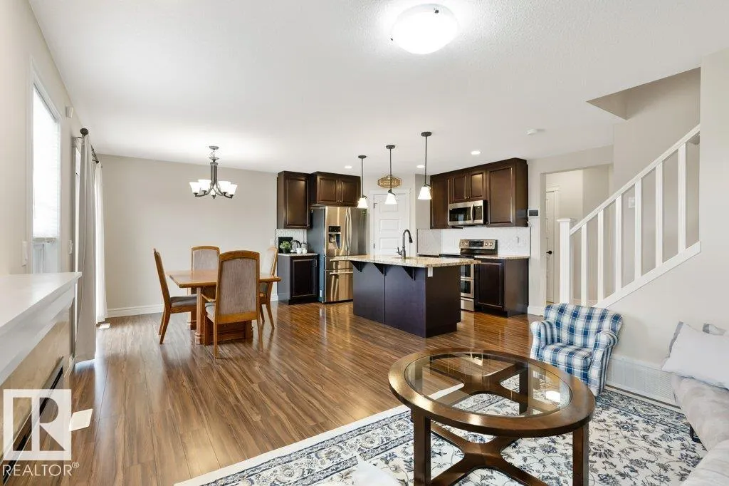 3873 ROBINS Crescent