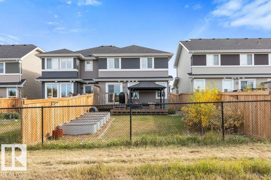 3873 ROBINS Crescent