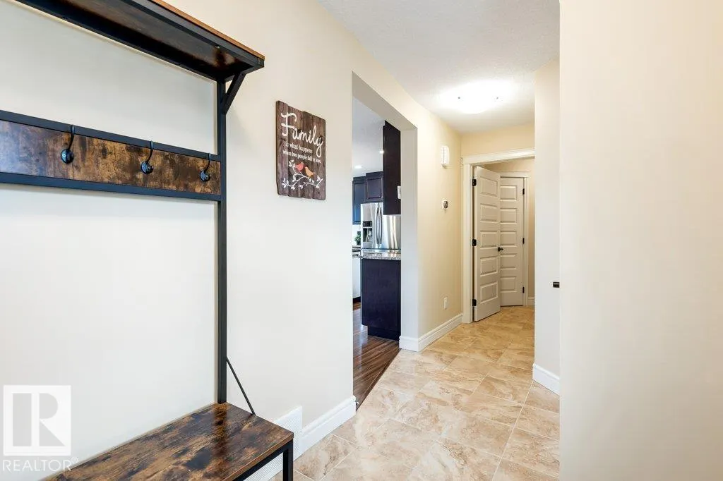 3873 ROBINS Crescent