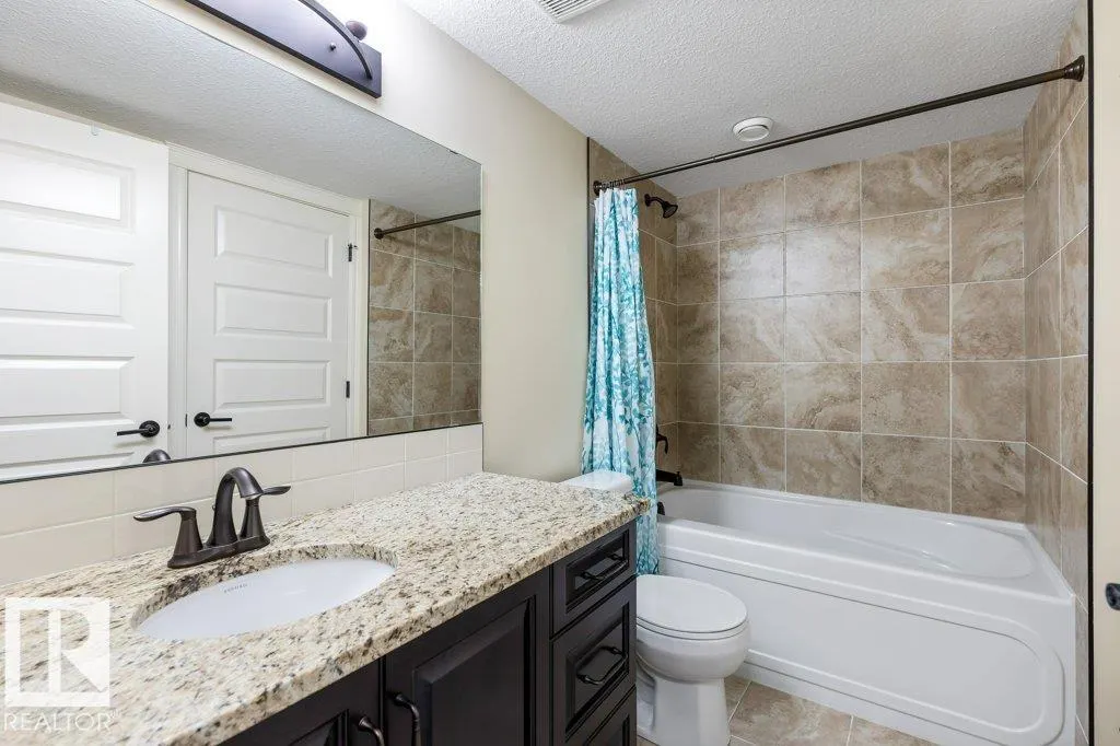 3873 ROBINS Crescent