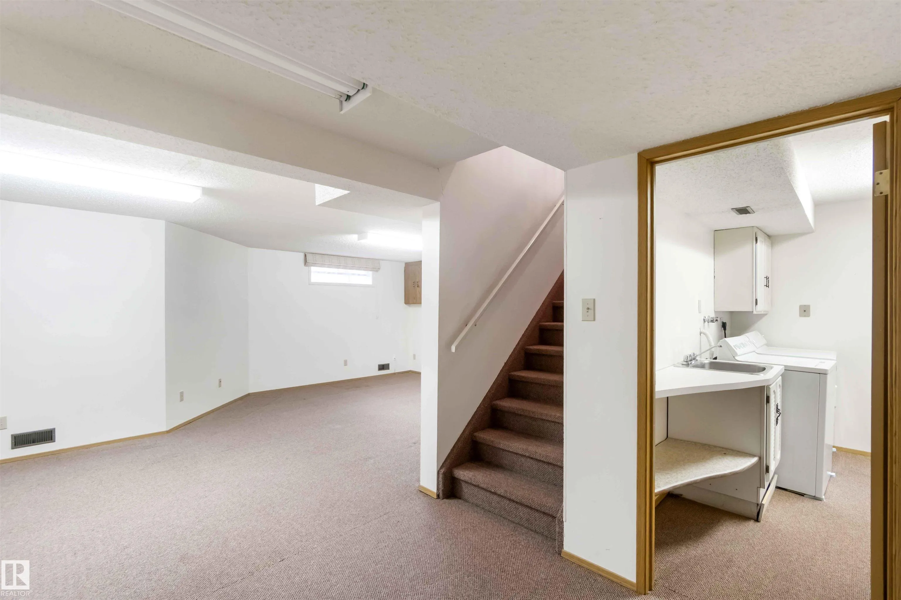 223 OEMING Road