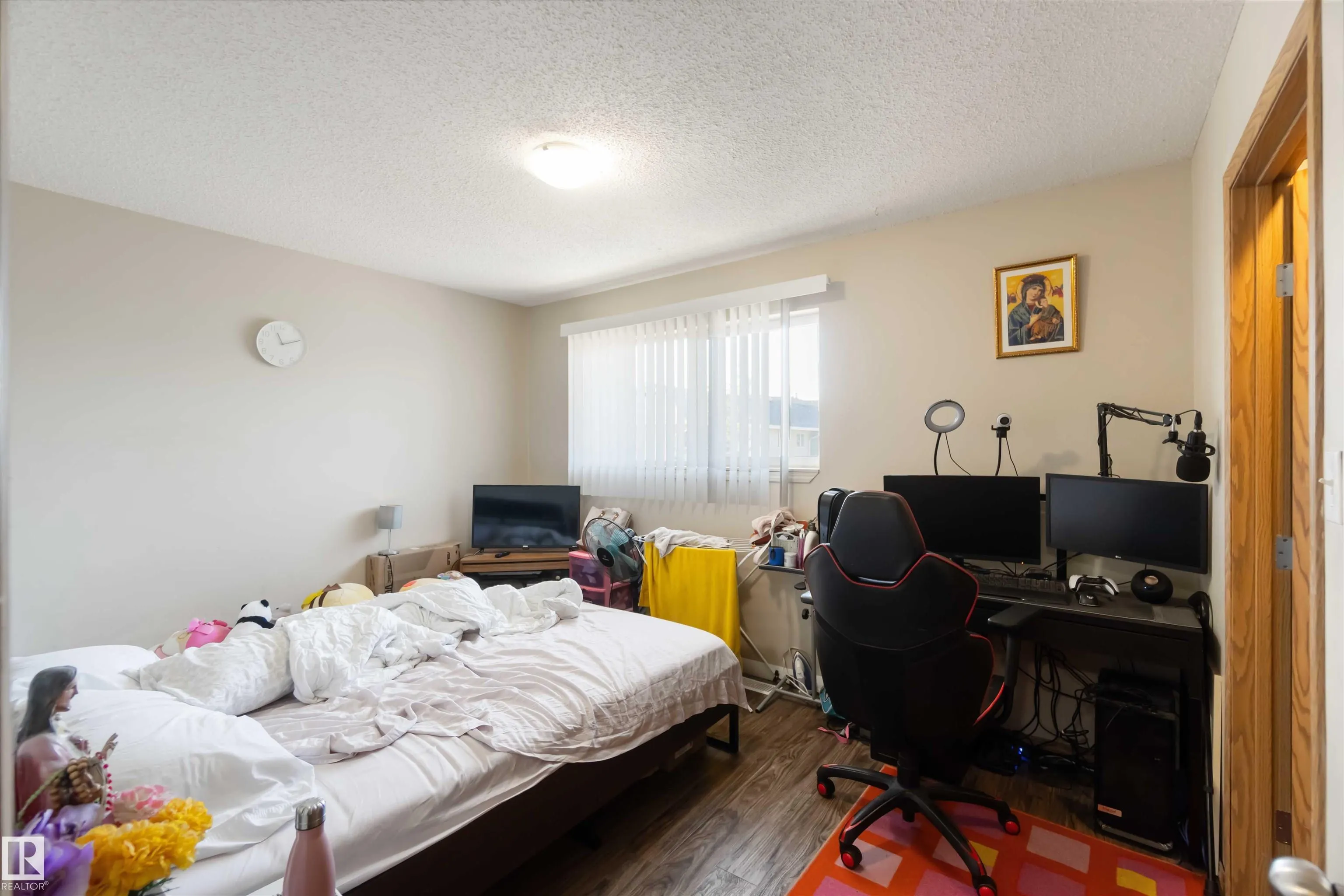 180 BRIDGEPORT Boulevard