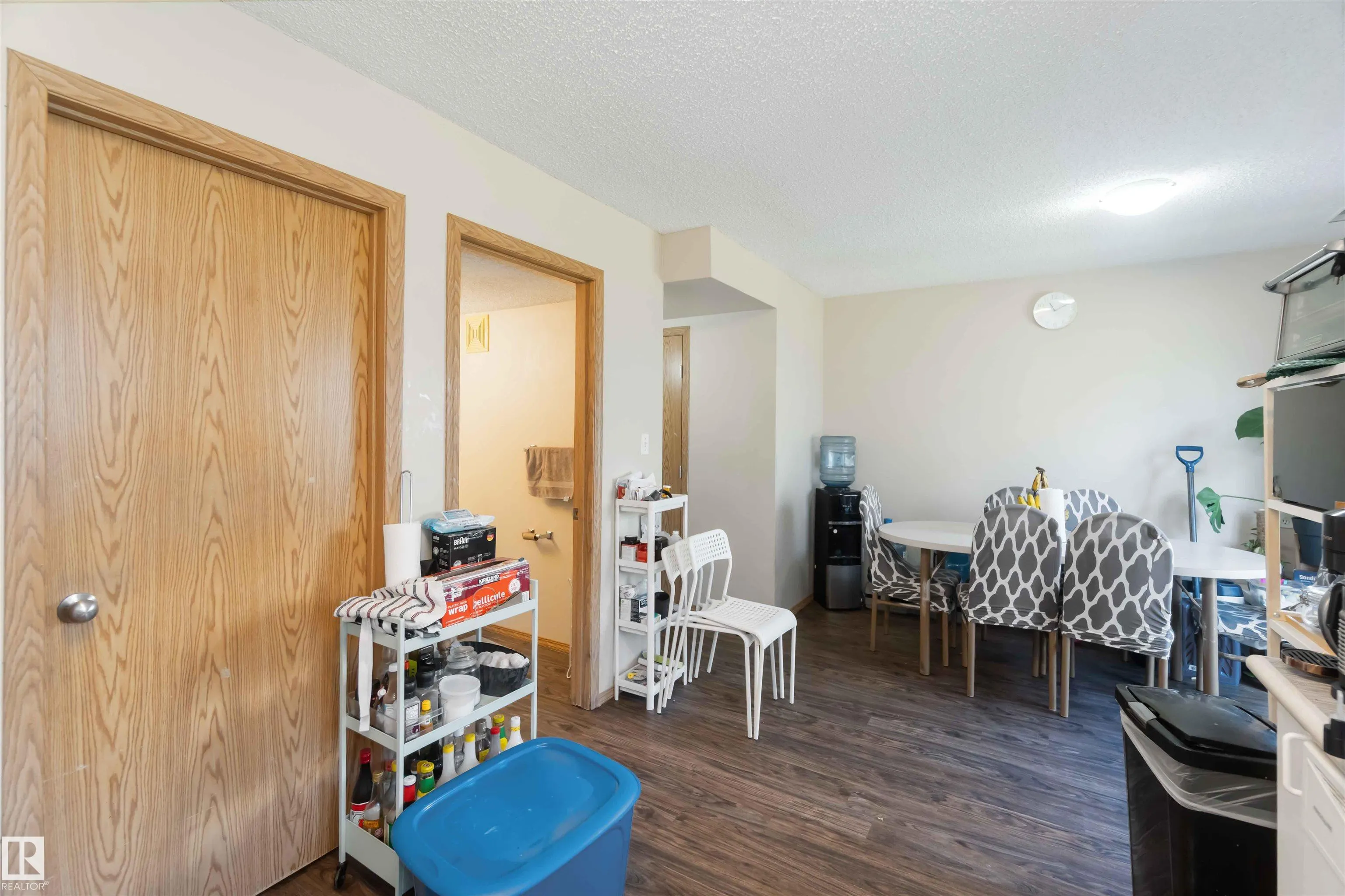 180 BRIDGEPORT Boulevard