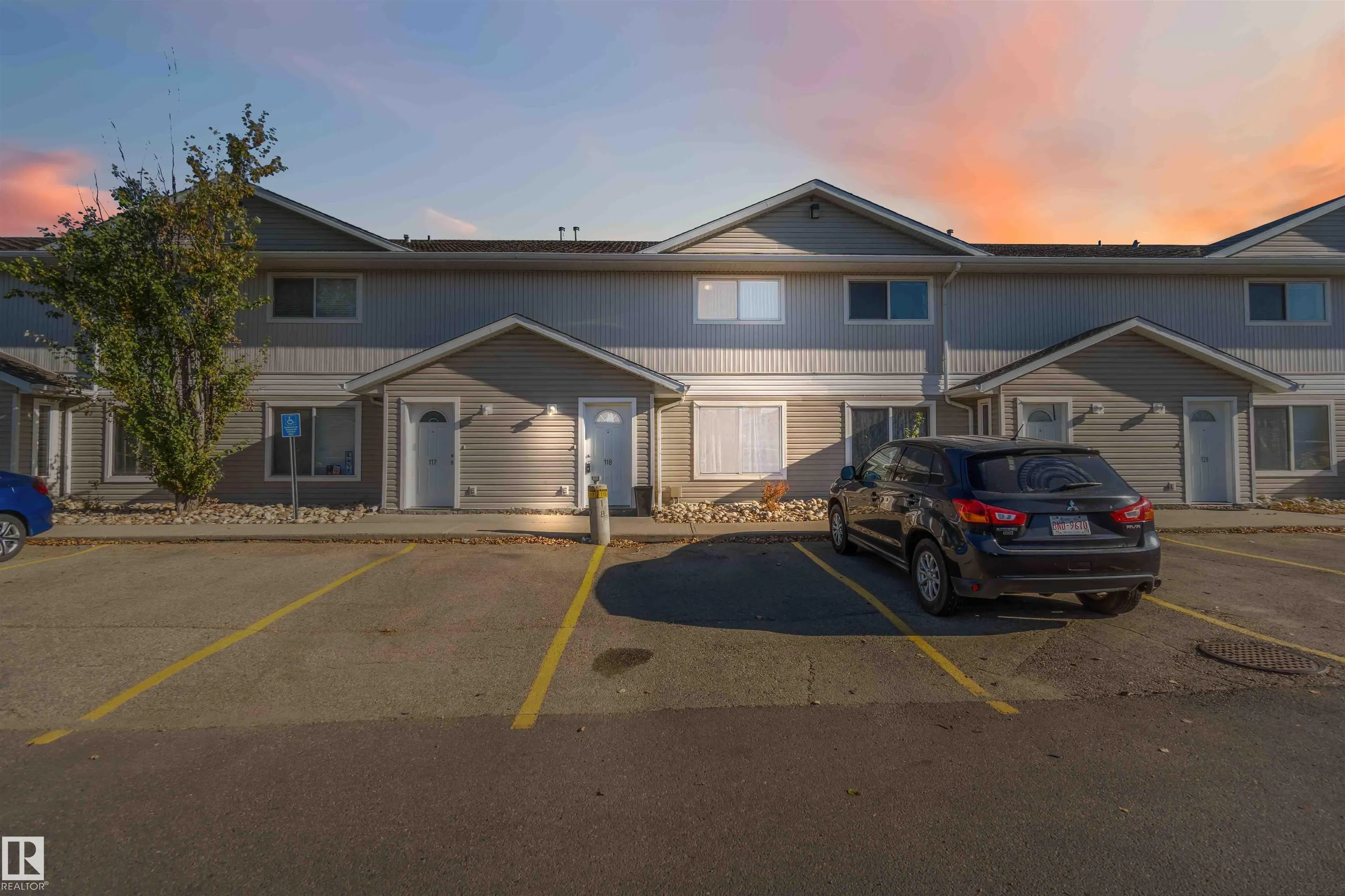 180 BRIDGEPORT Boulevard