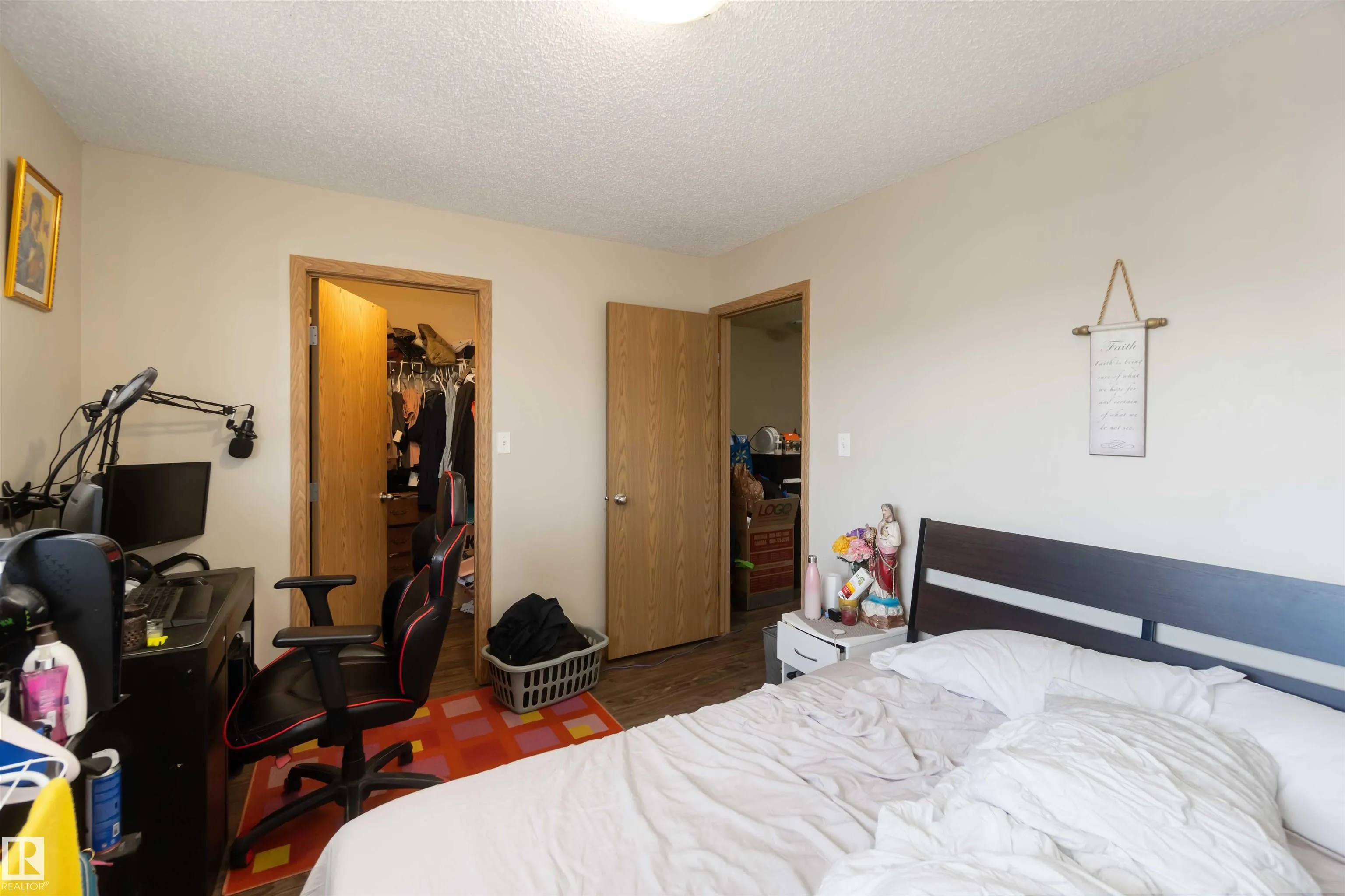 180 BRIDGEPORT Boulevard