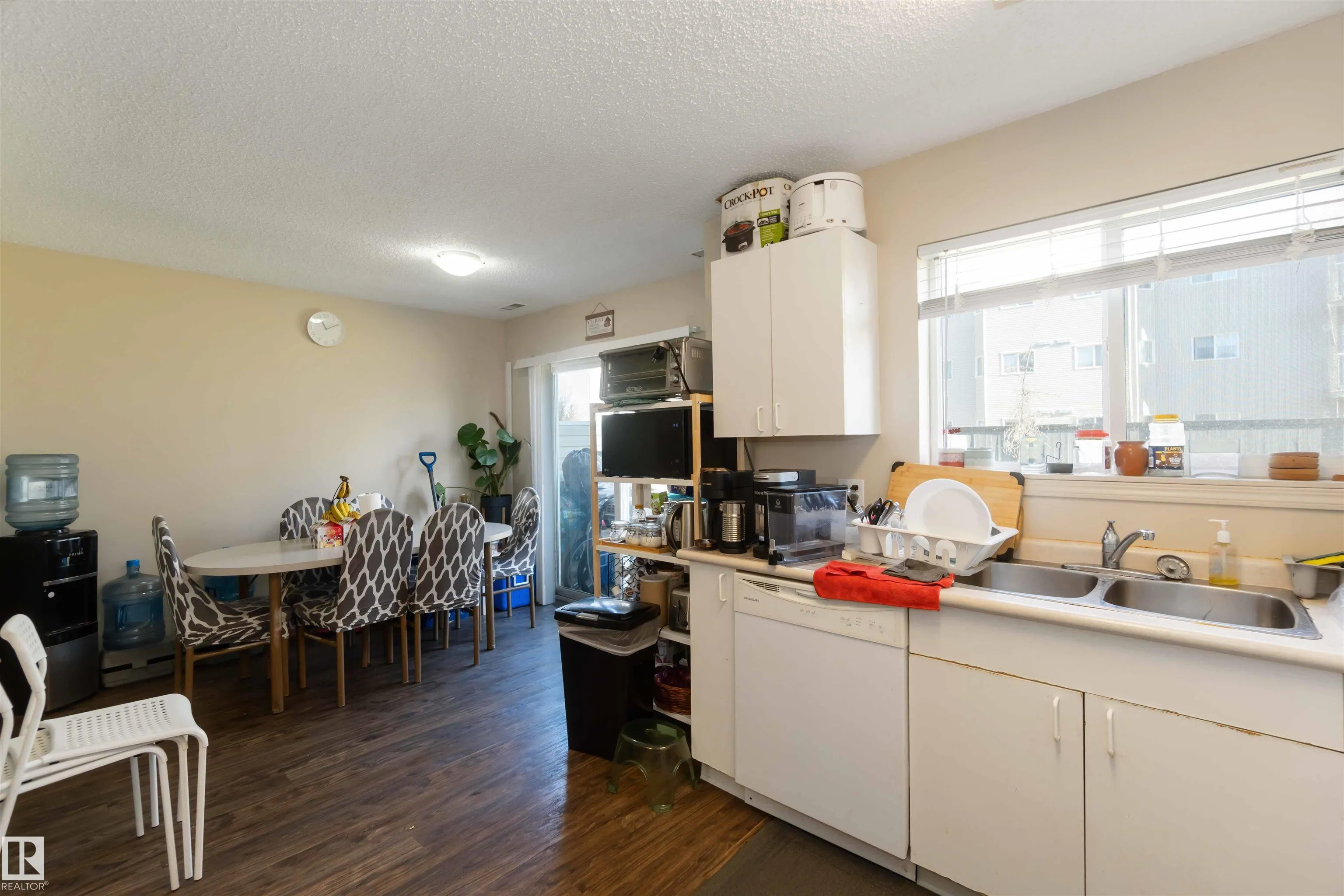 180 BRIDGEPORT Boulevard