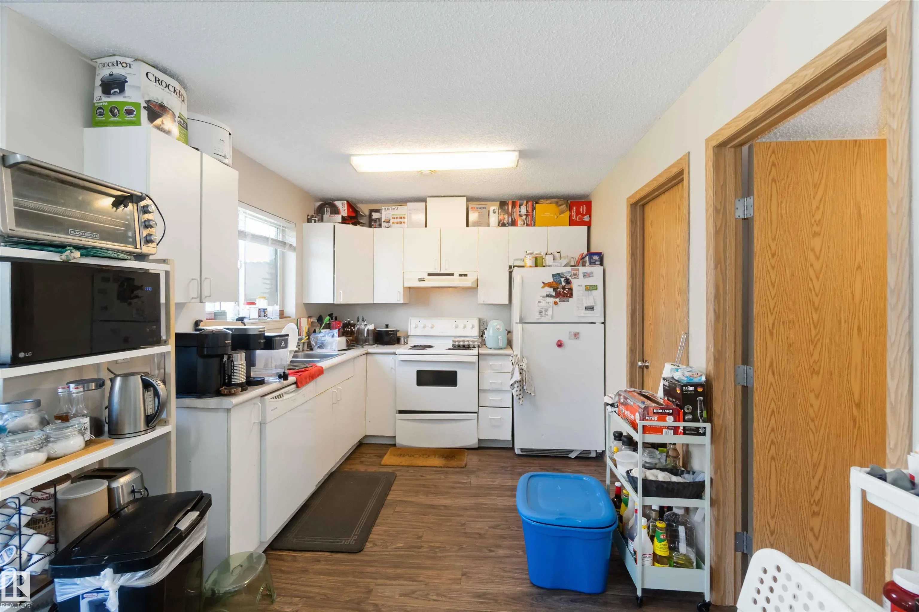 180 BRIDGEPORT Boulevard