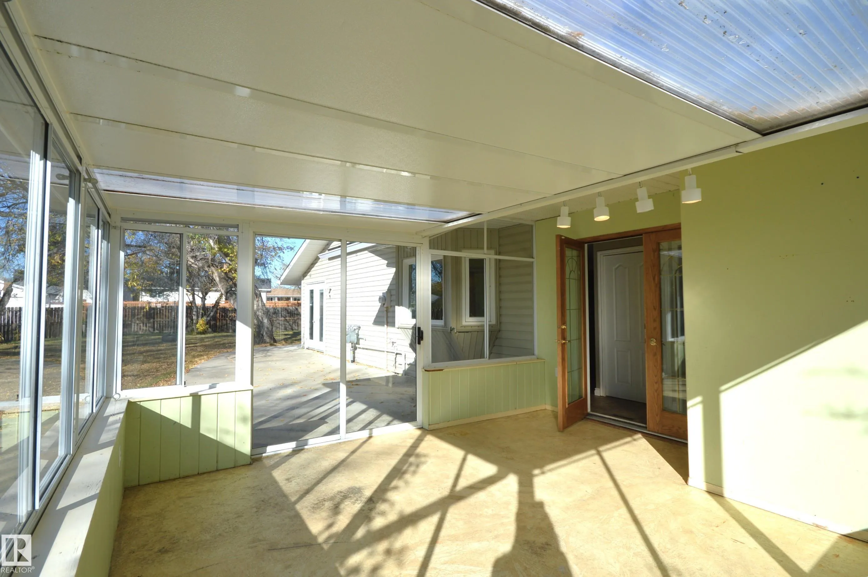 4308 44 Street