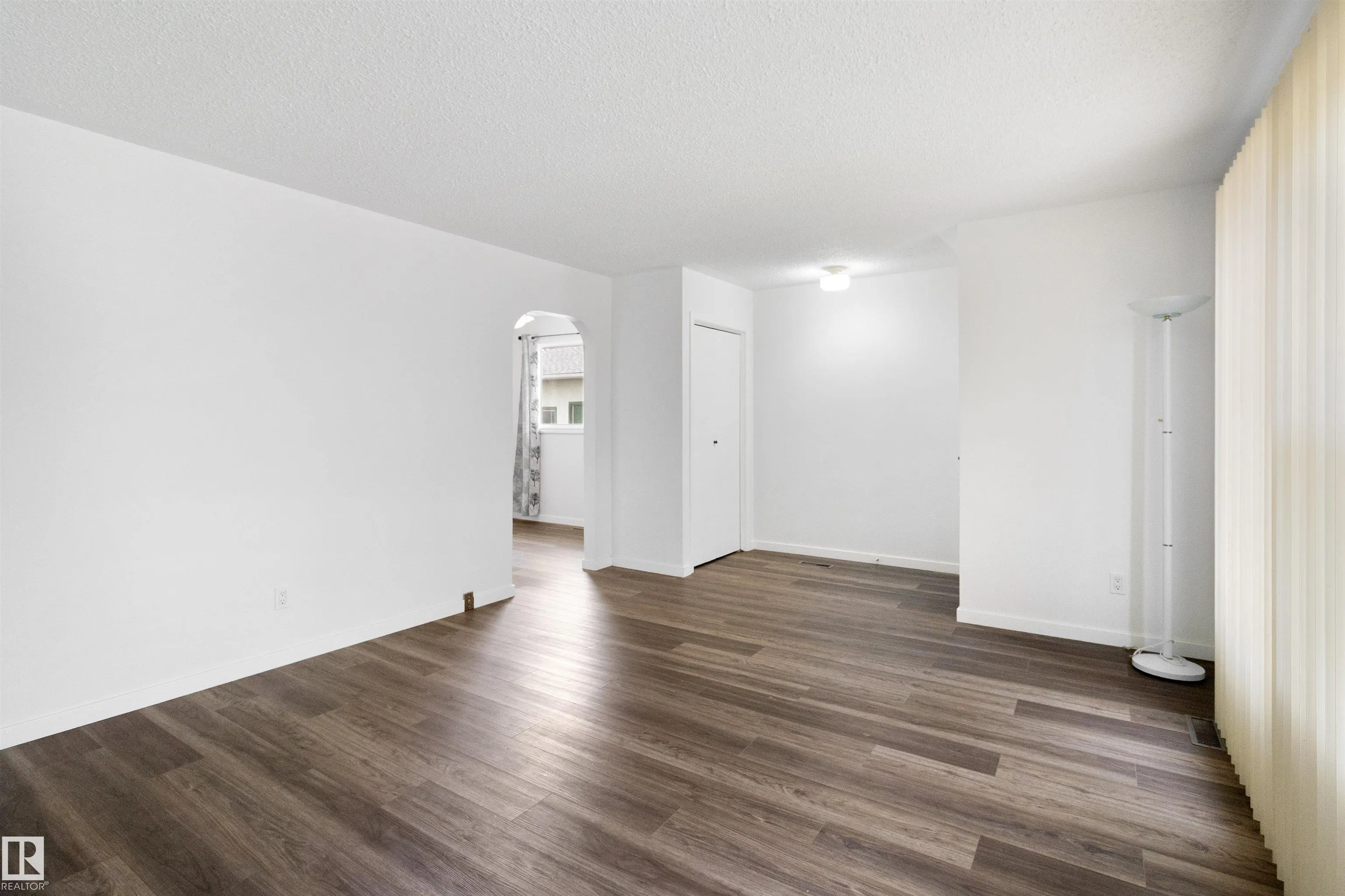 5008 56 ave