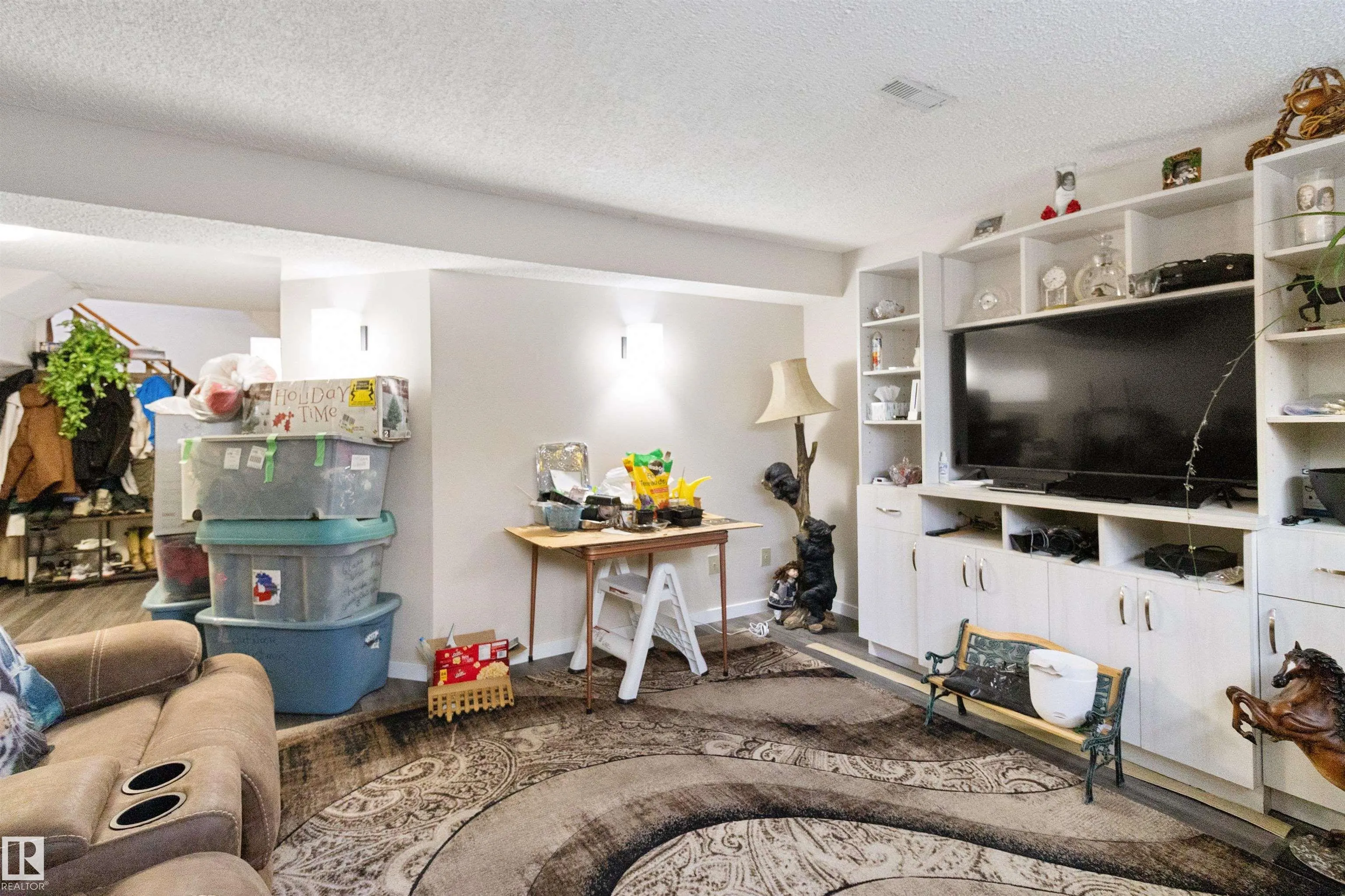 5008 56 ave