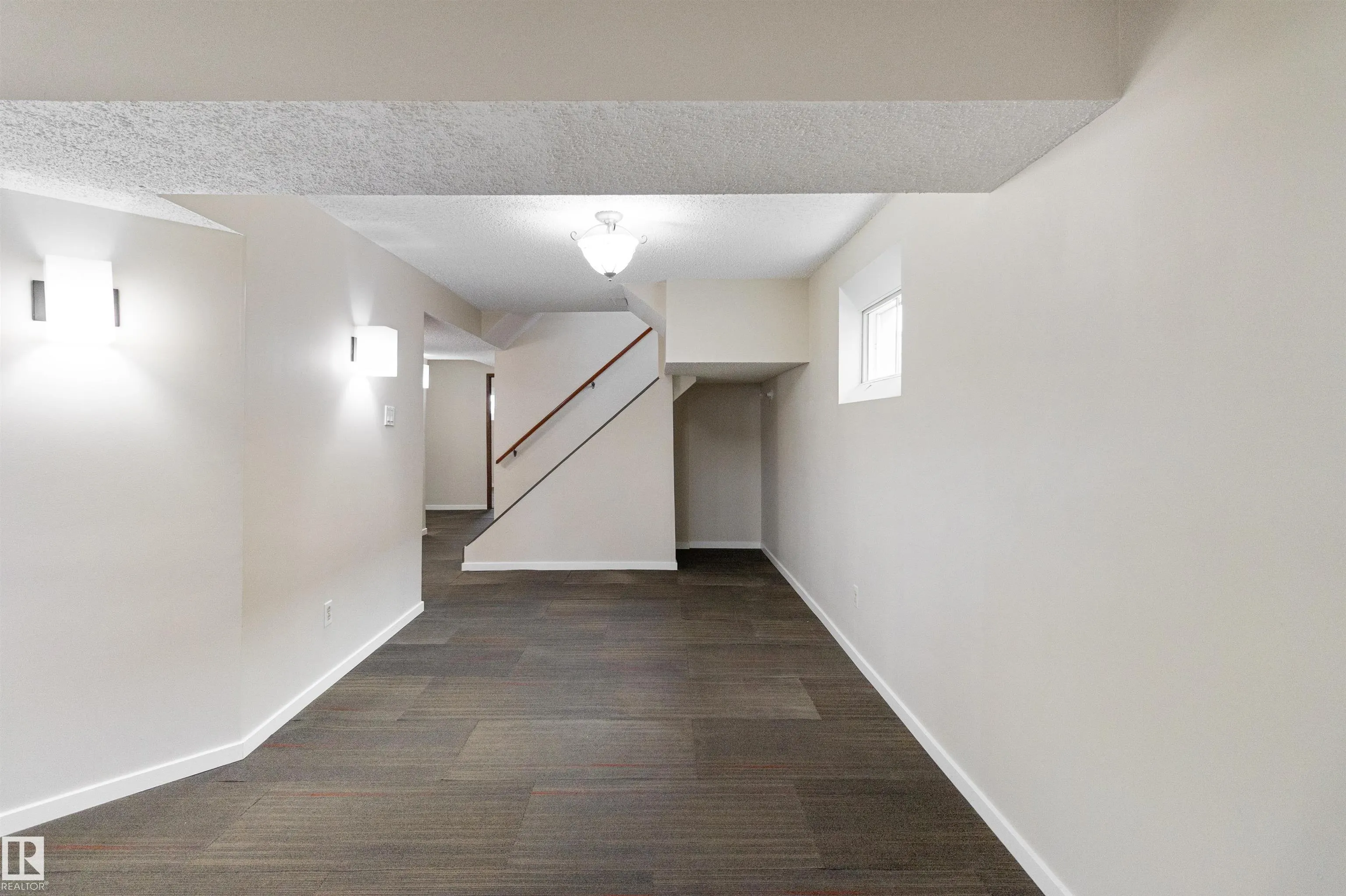 5008 56 ave
