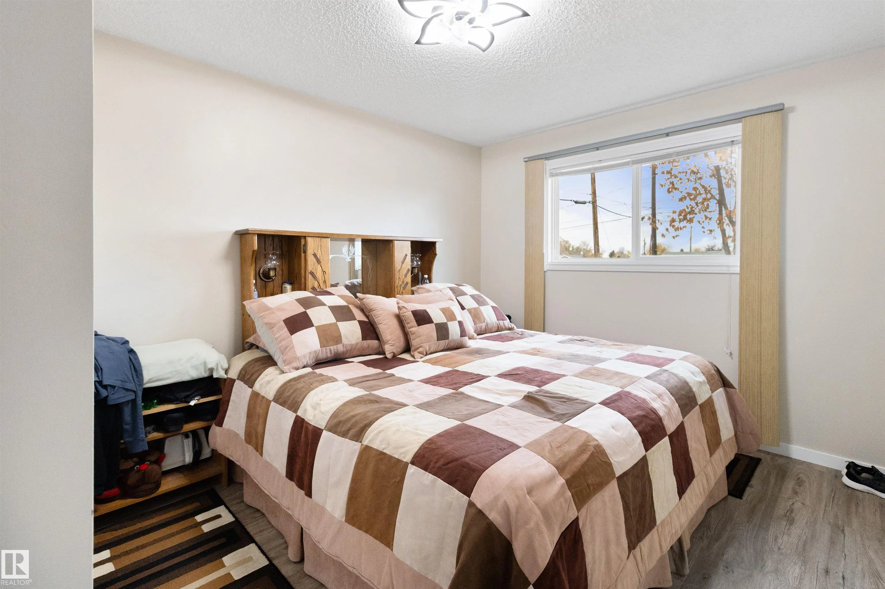 5008 56 ave