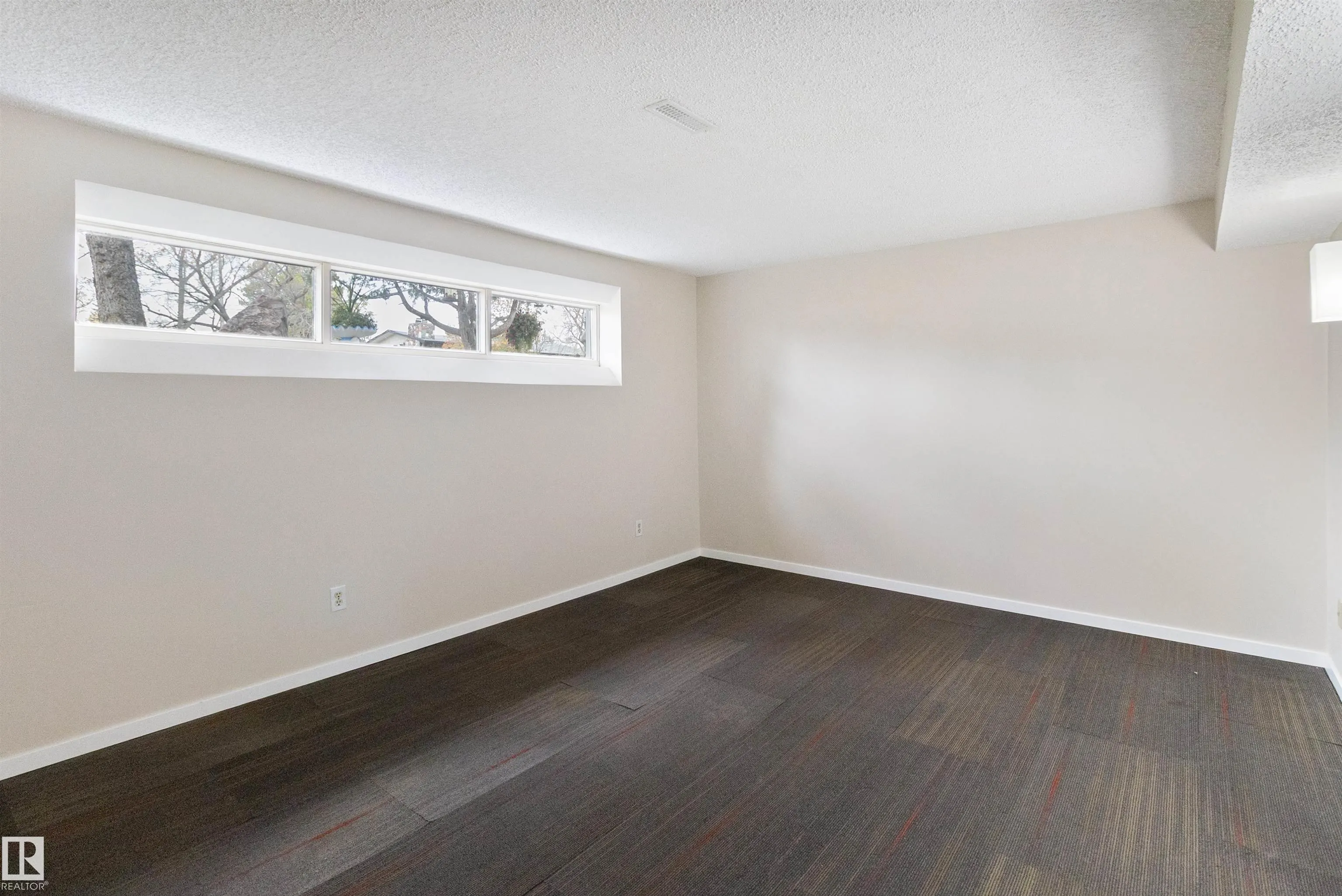 5008 56 ave