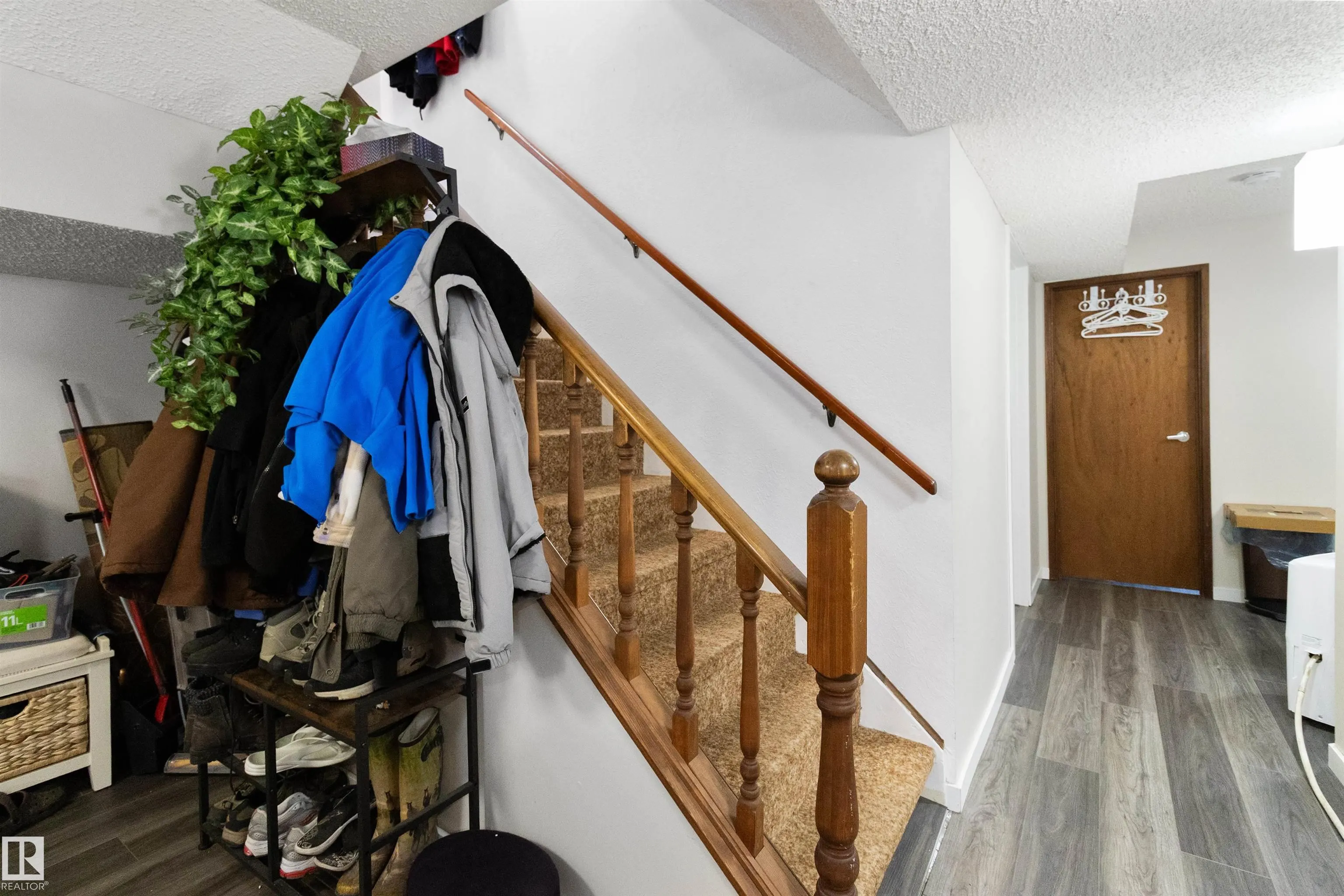 5008 56 ave