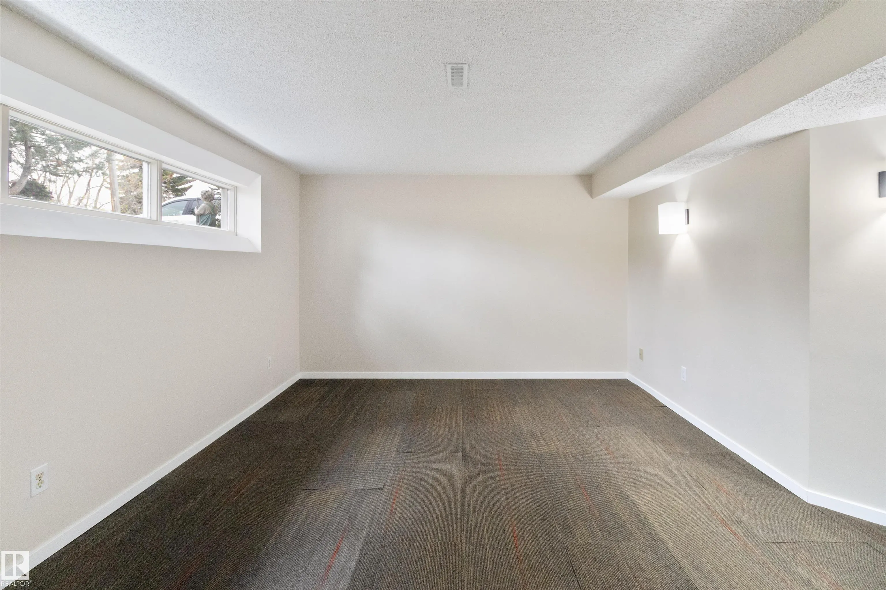 5008 56 ave