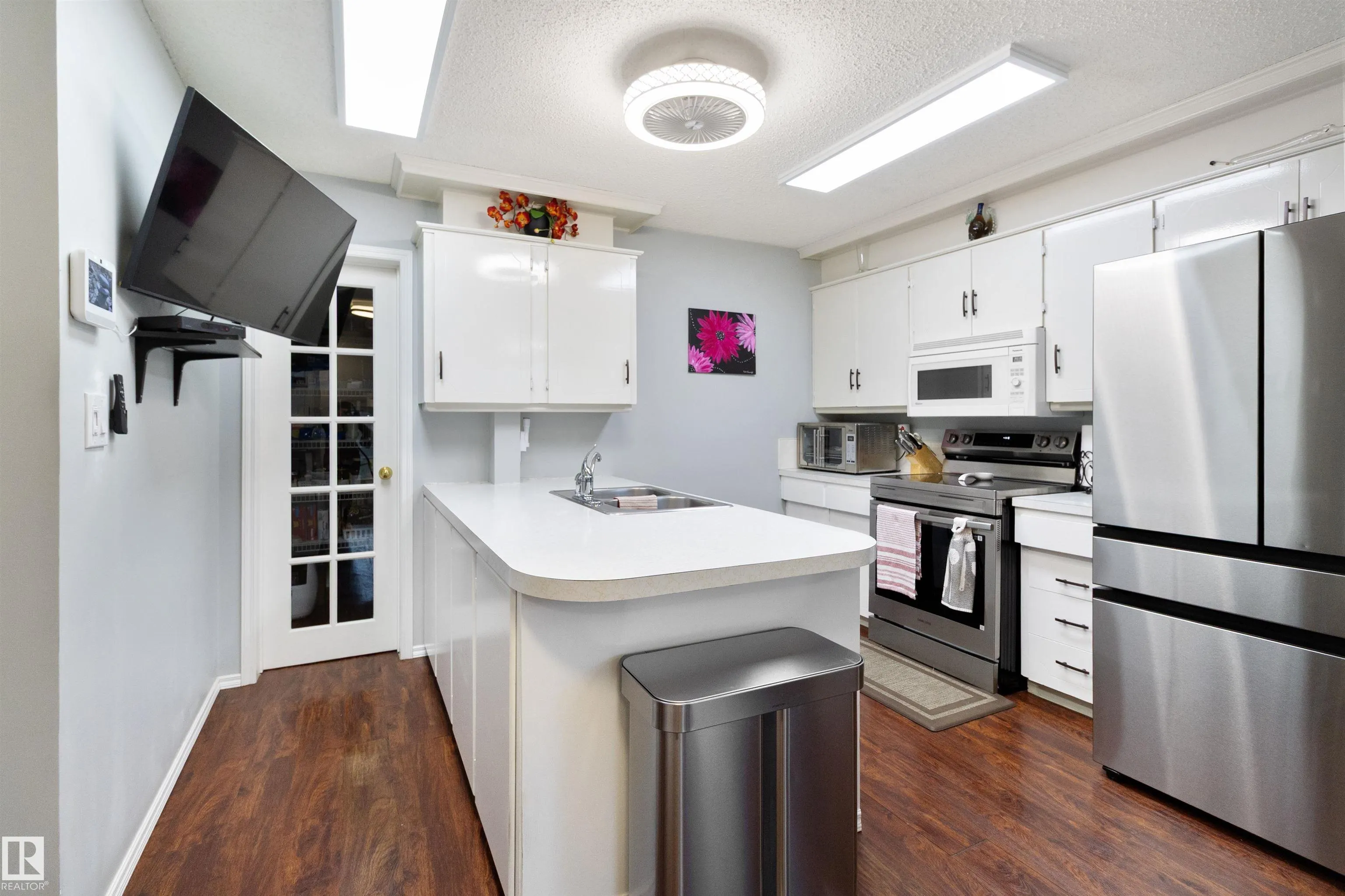 5008 56 ave