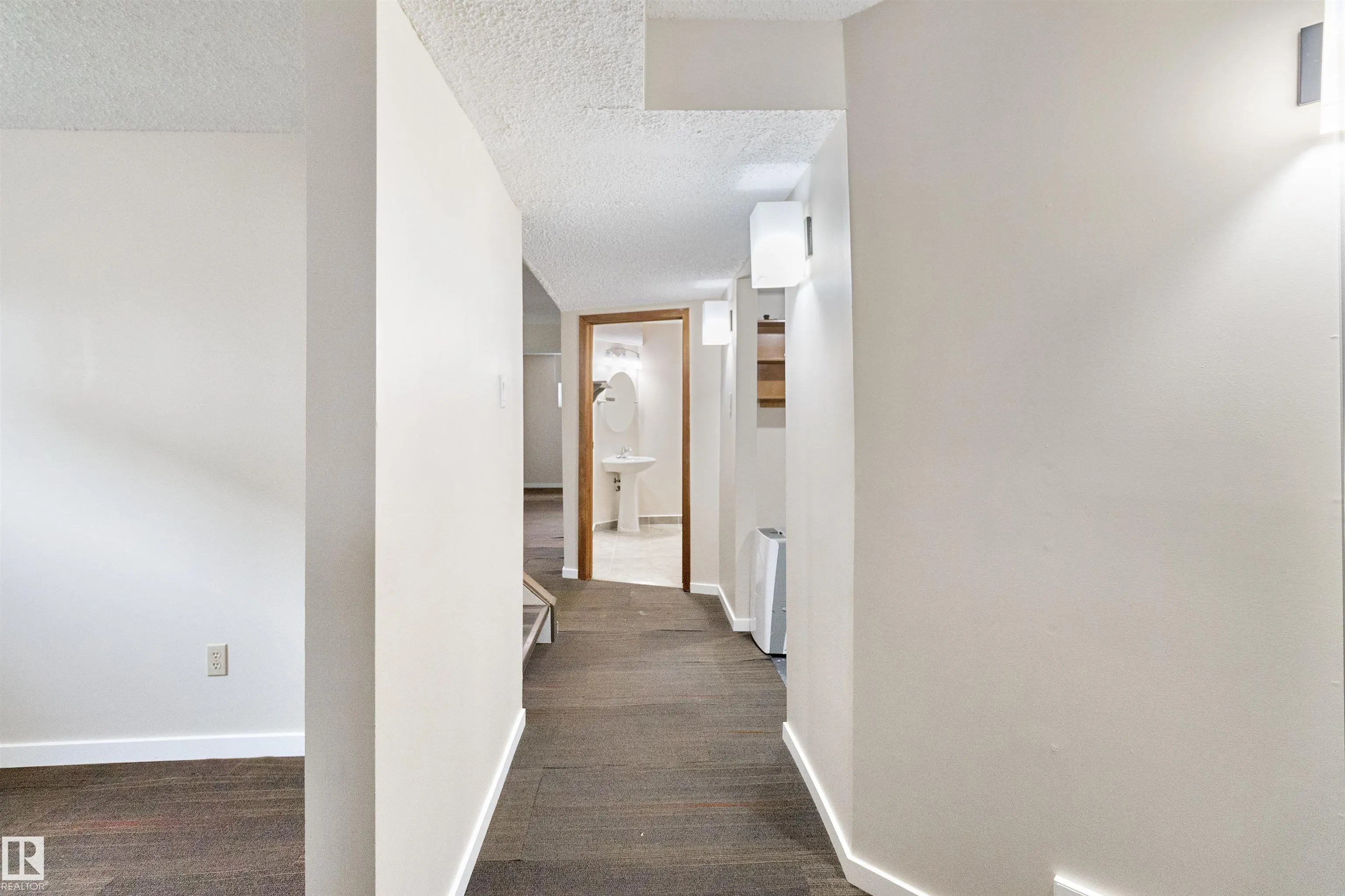 5008 56 ave