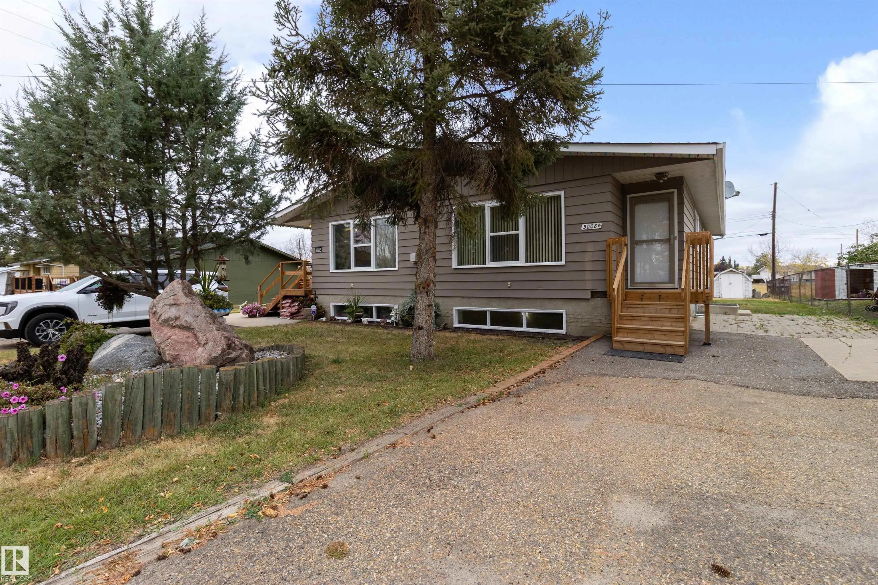 5008 56 ave