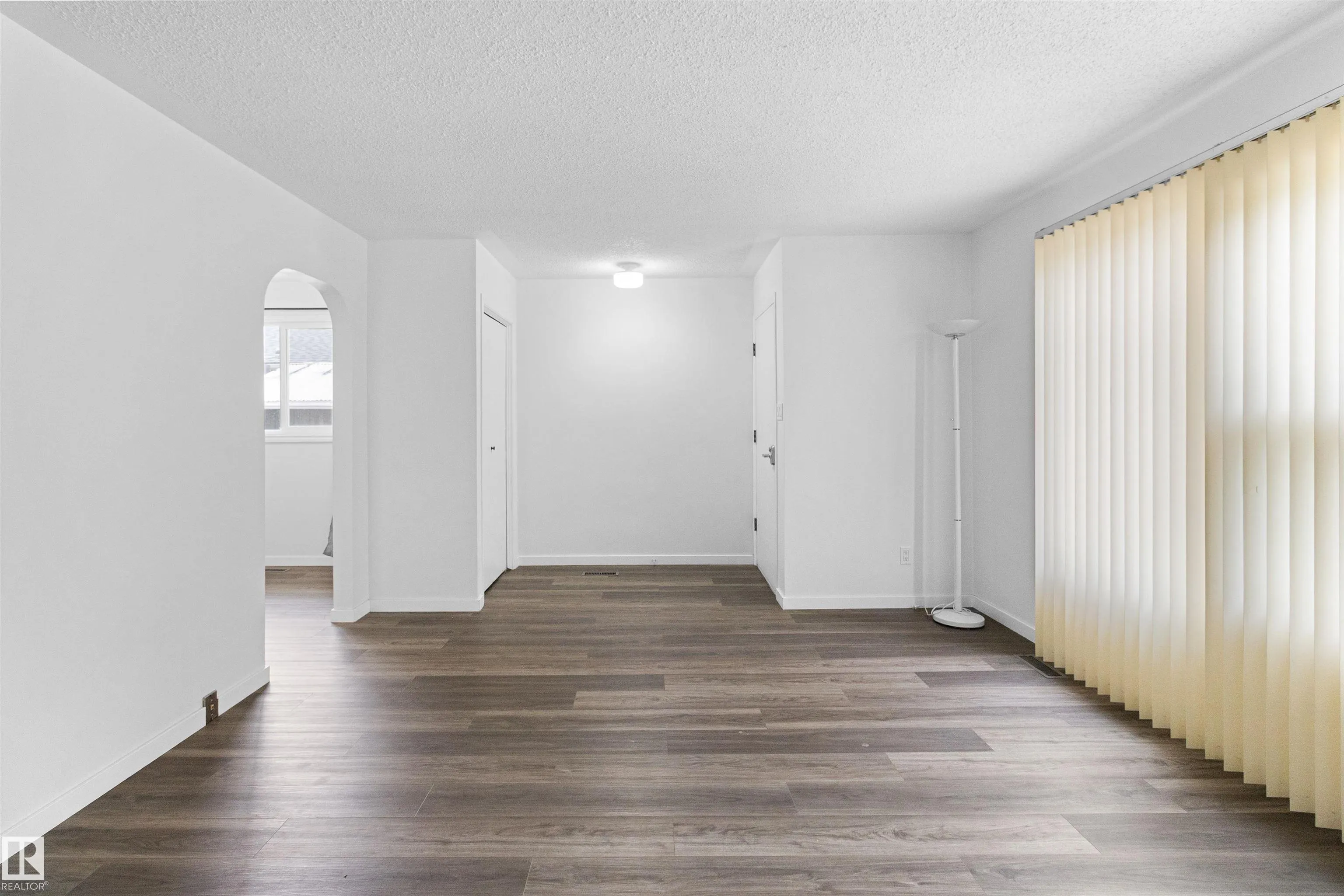 5008 56 ave