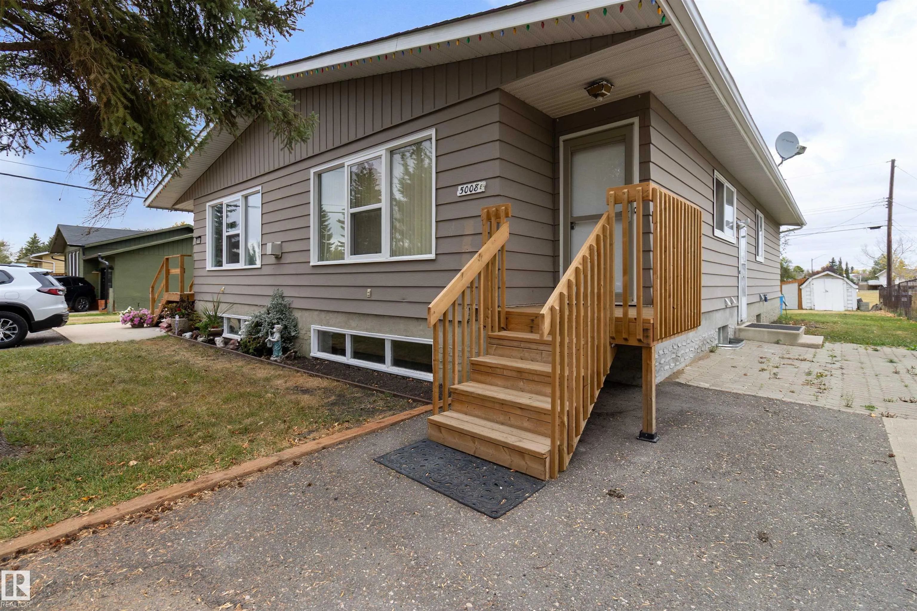 5008 56 ave