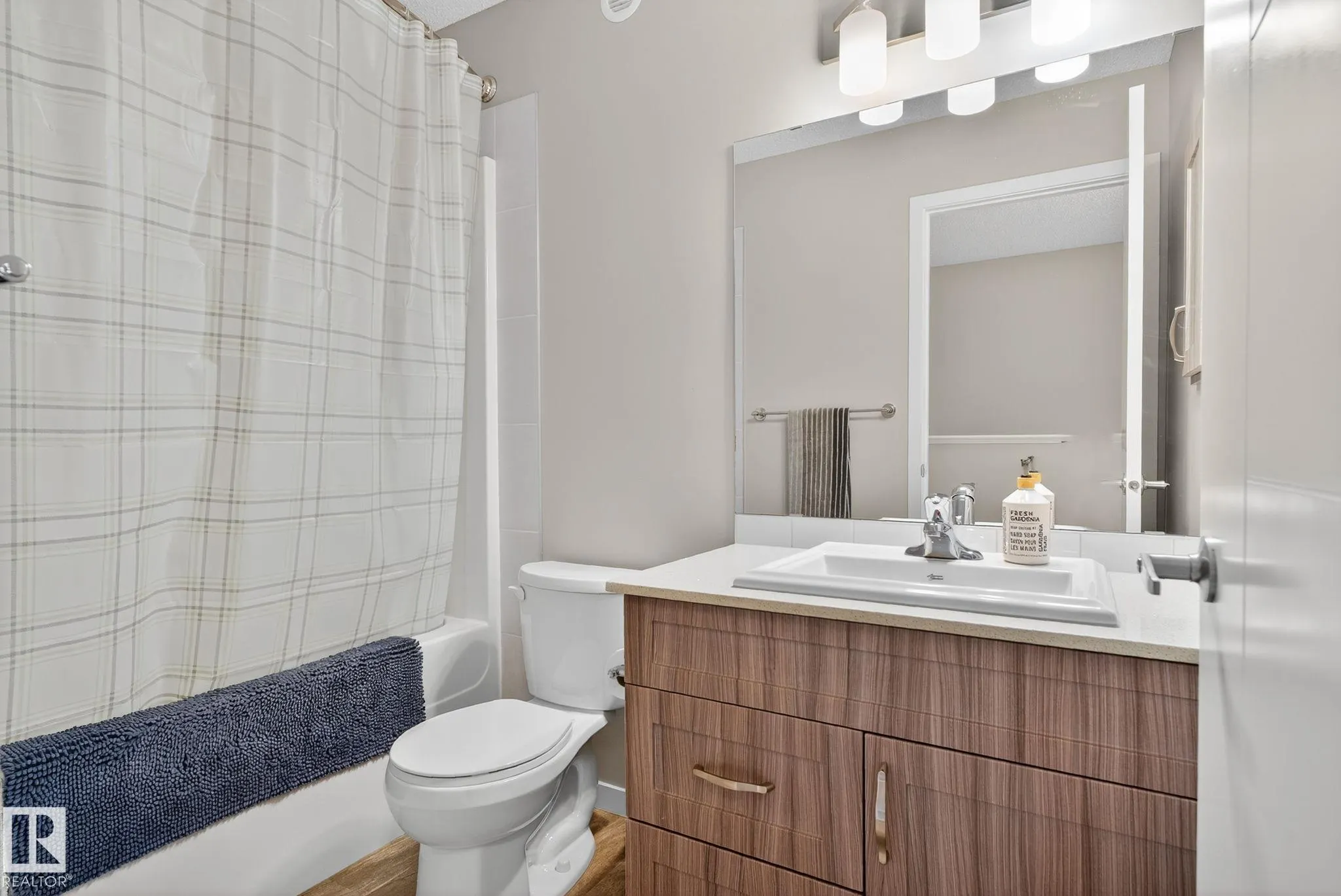 178 SANTANA Crescent