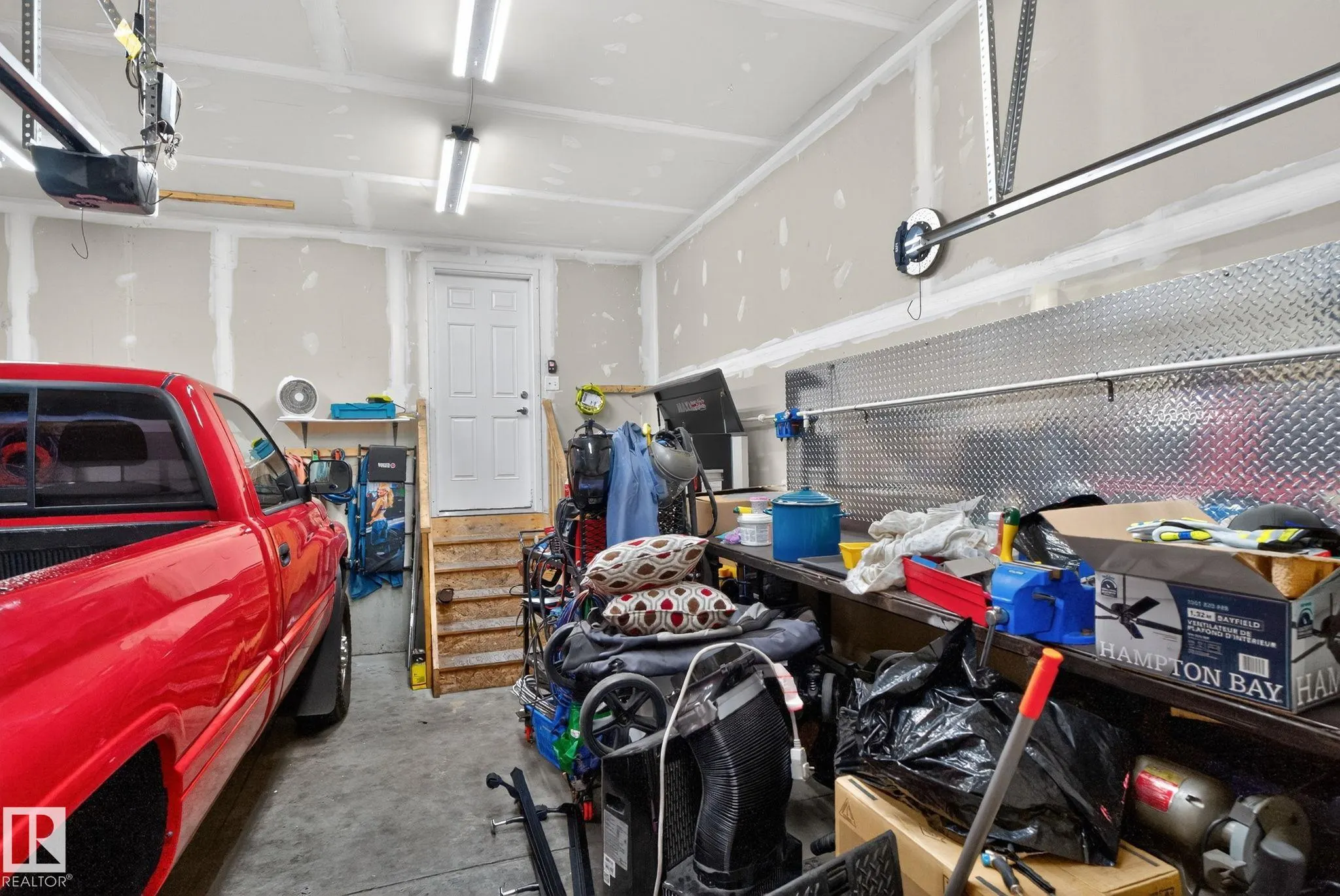 178 SANTANA Crescent