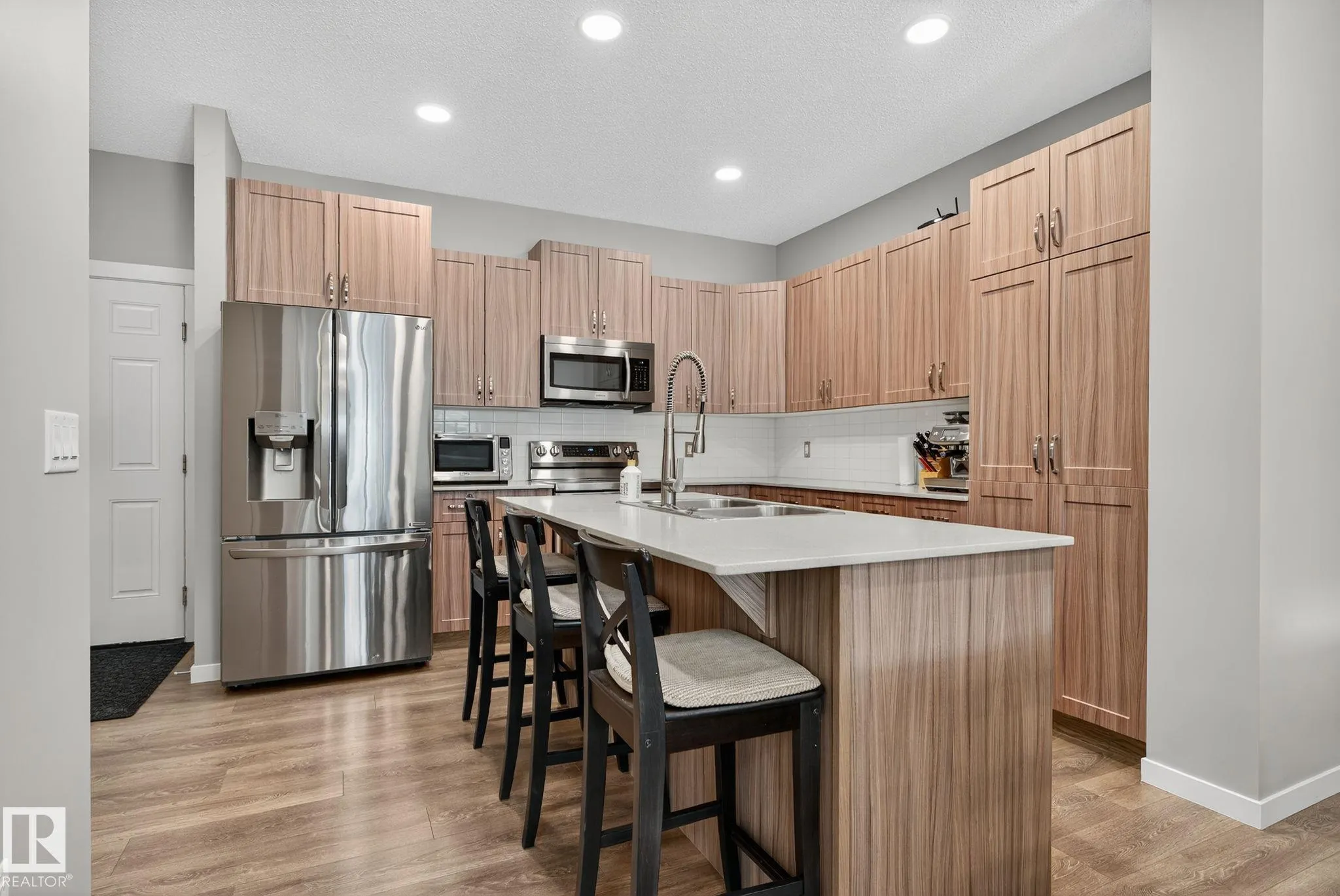 178 SANTANA Crescent