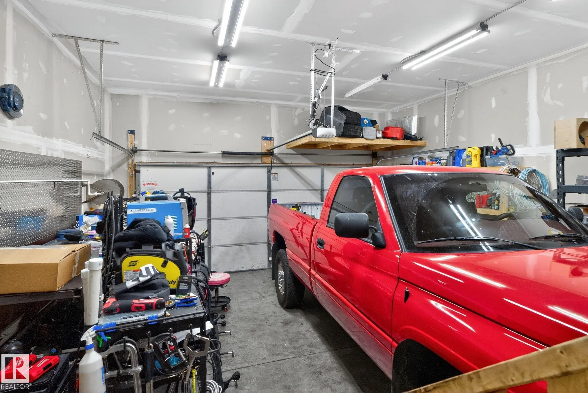 178 SANTANA Crescent