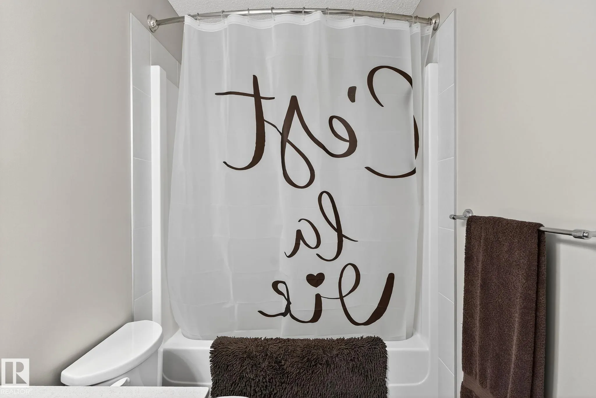 178 SANTANA Crescent