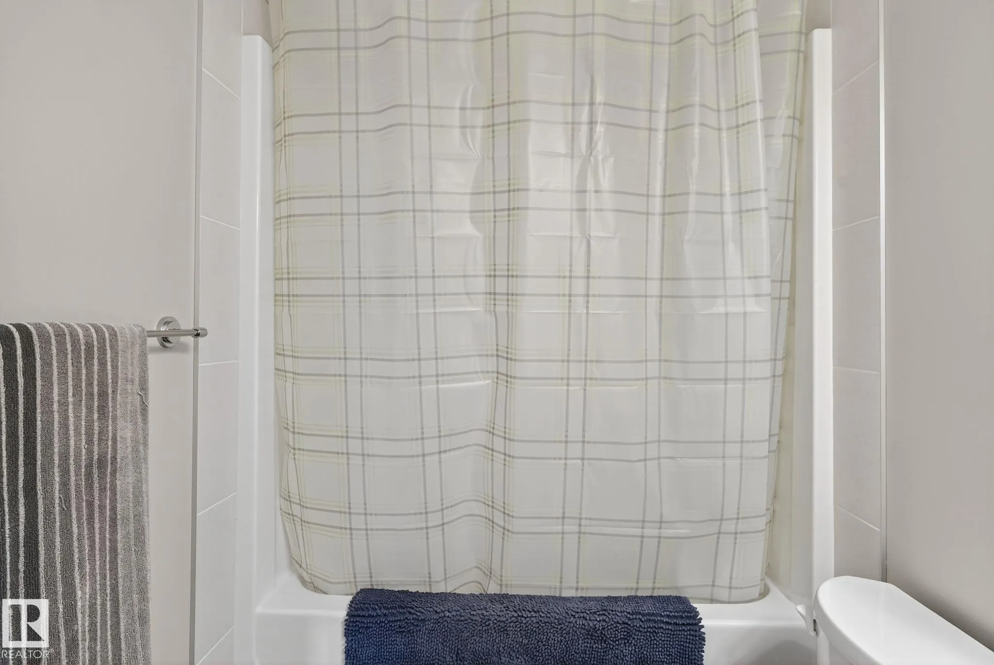 178 SANTANA Crescent