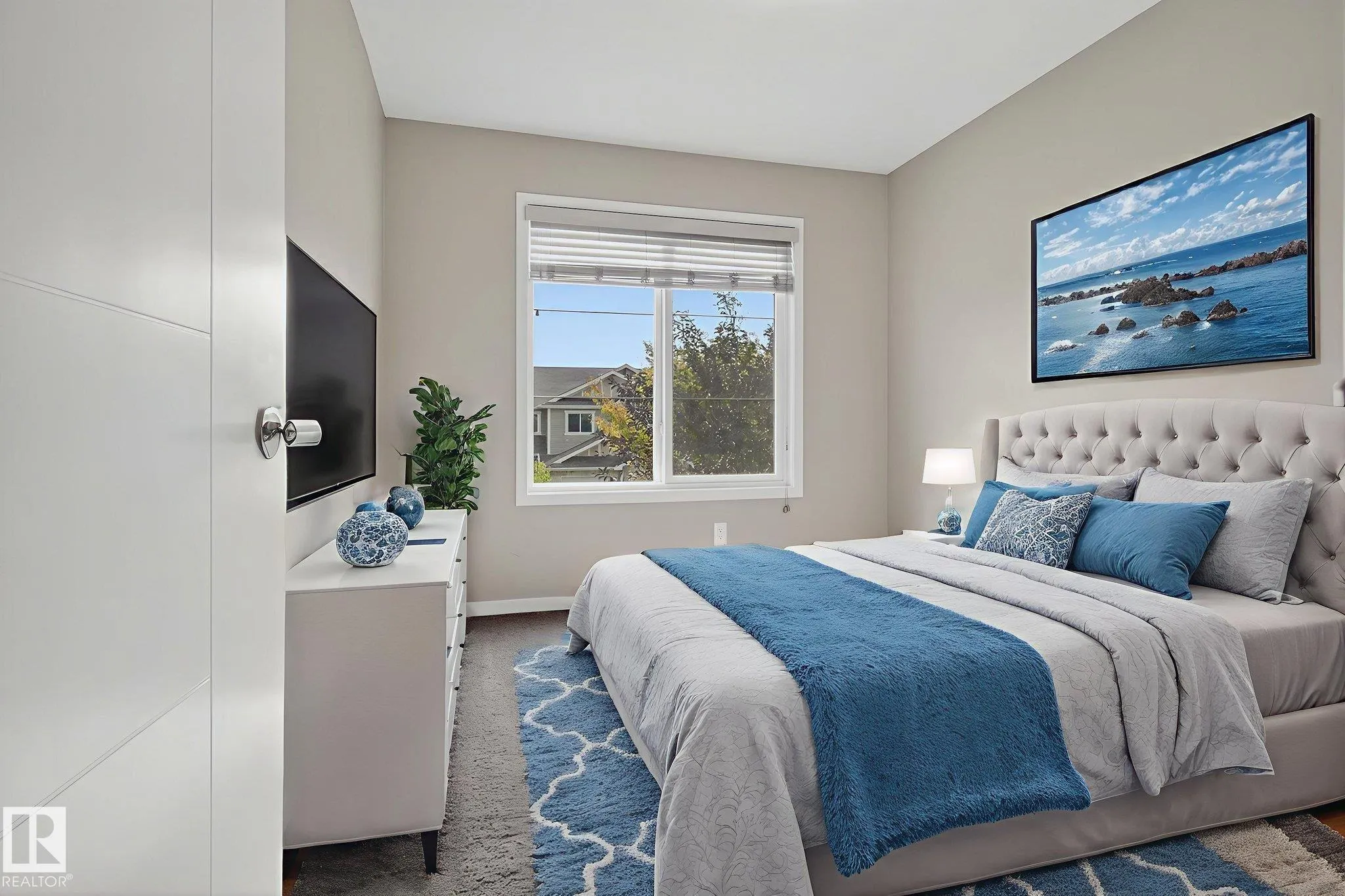 178 SANTANA Crescent