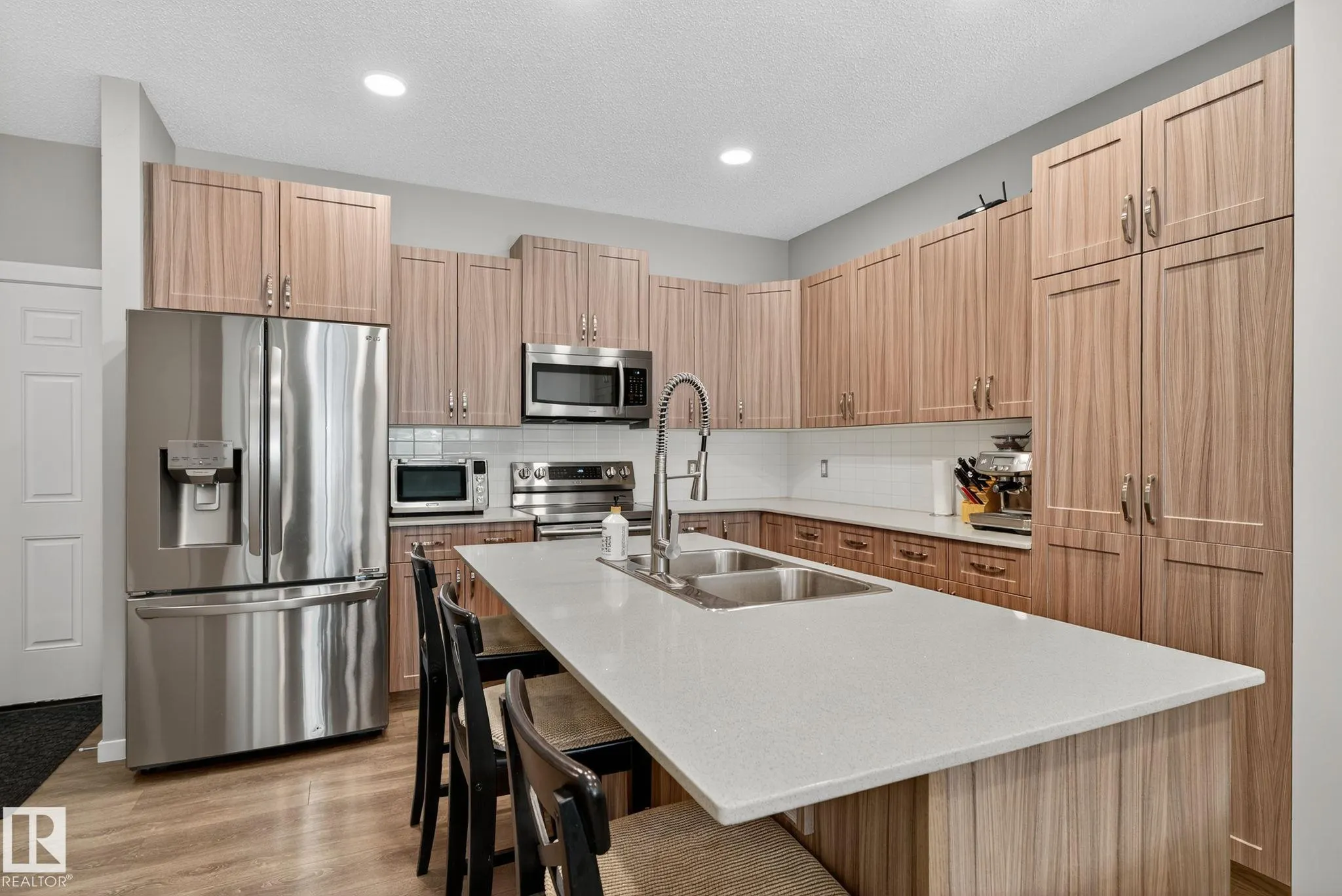 178 SANTANA Crescent