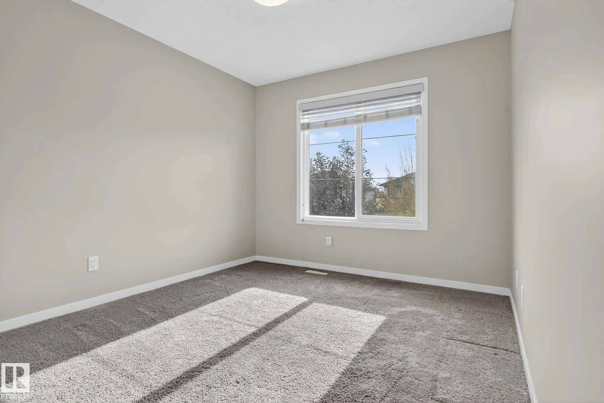 178 SANTANA Crescent