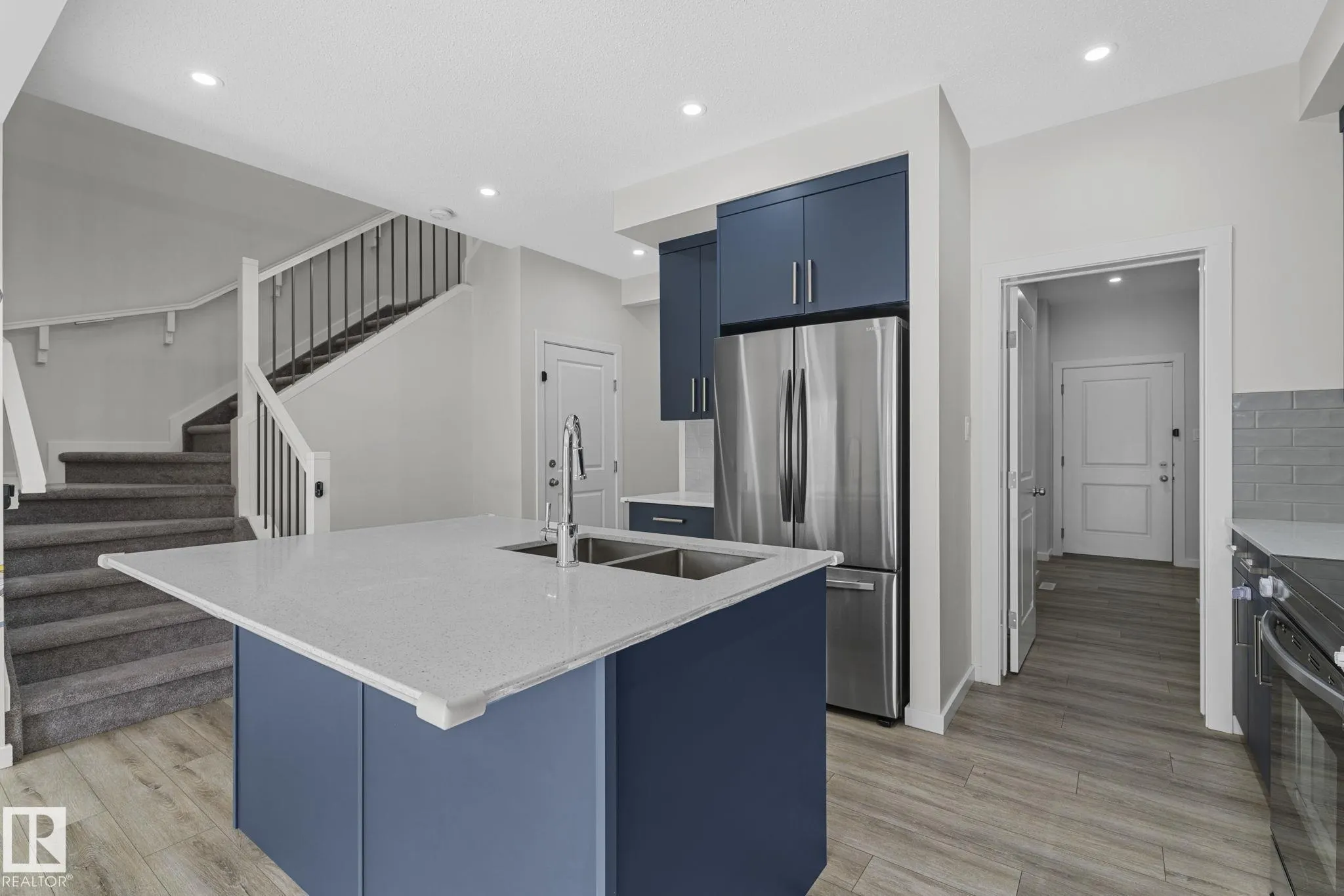 1813 COLLIP VIEW View