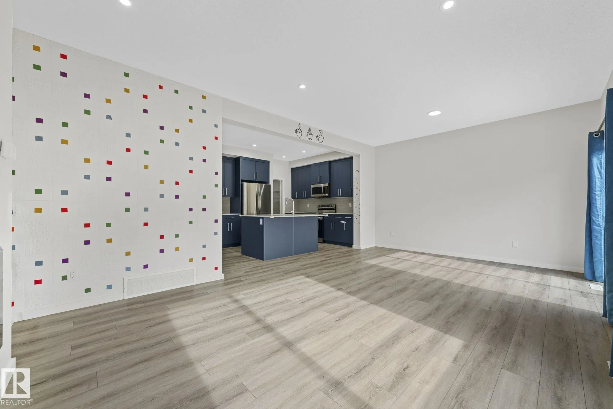 1813 COLLIP VIEW View