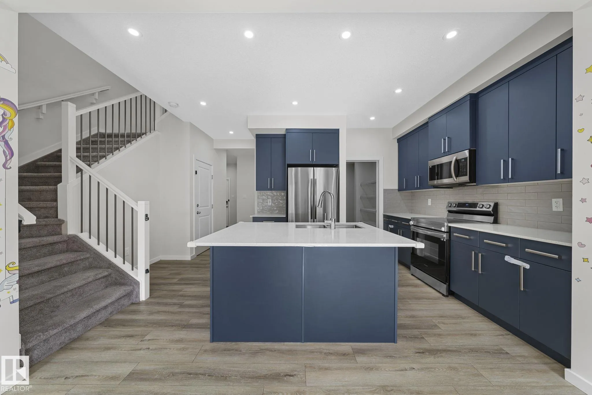 1813 COLLIP VIEW View
