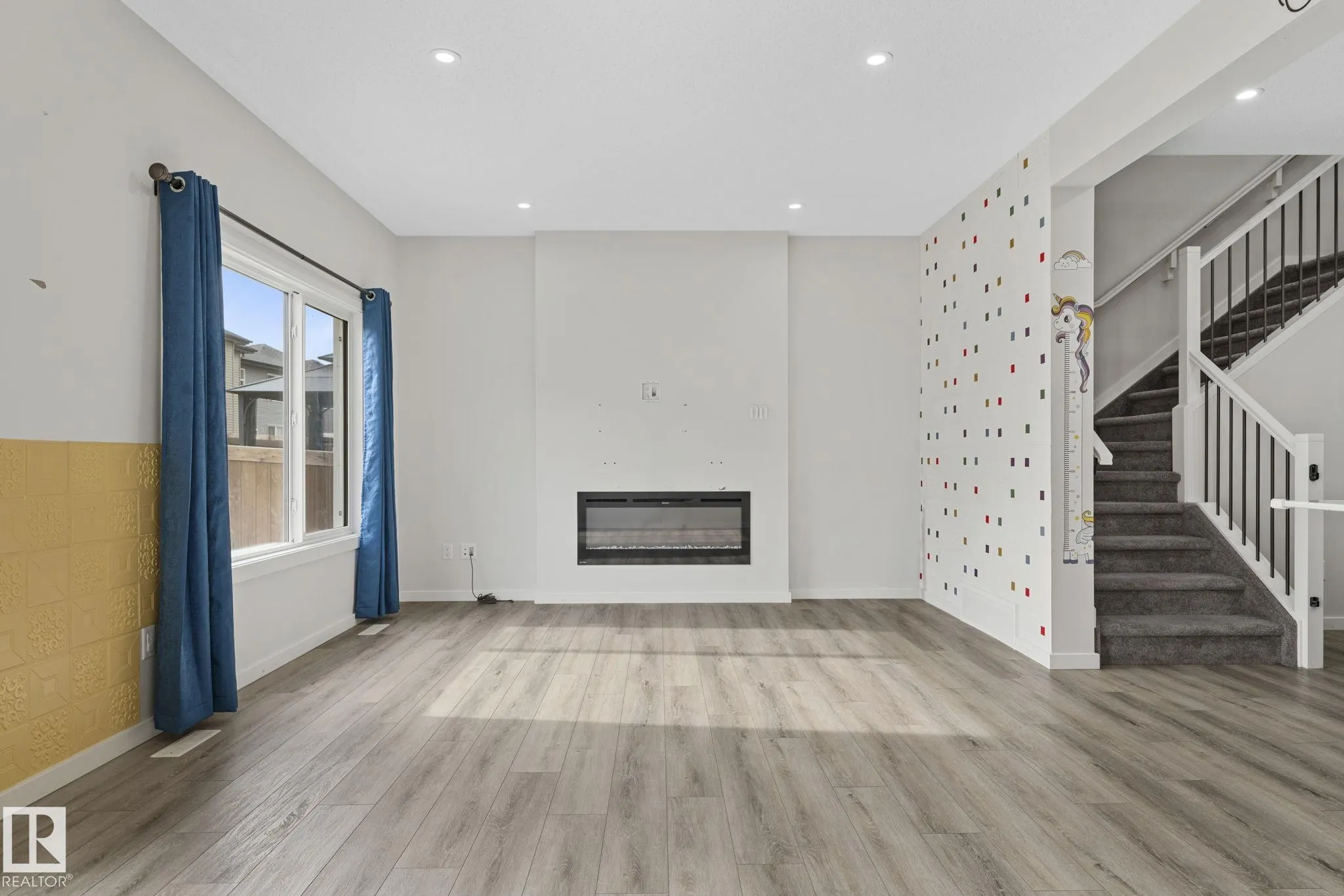 1813 COLLIP VIEW View