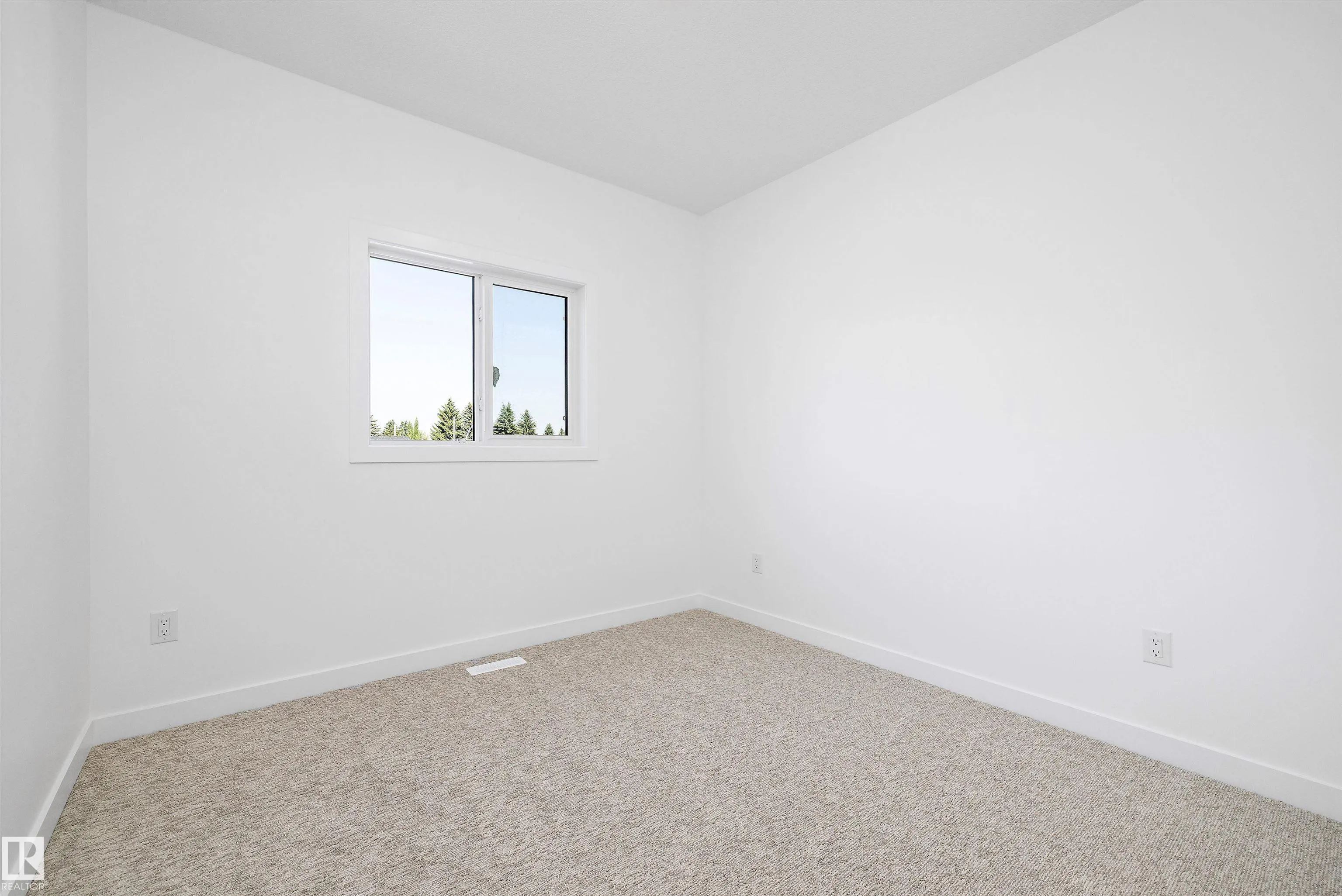 7505 ROWLAND Road