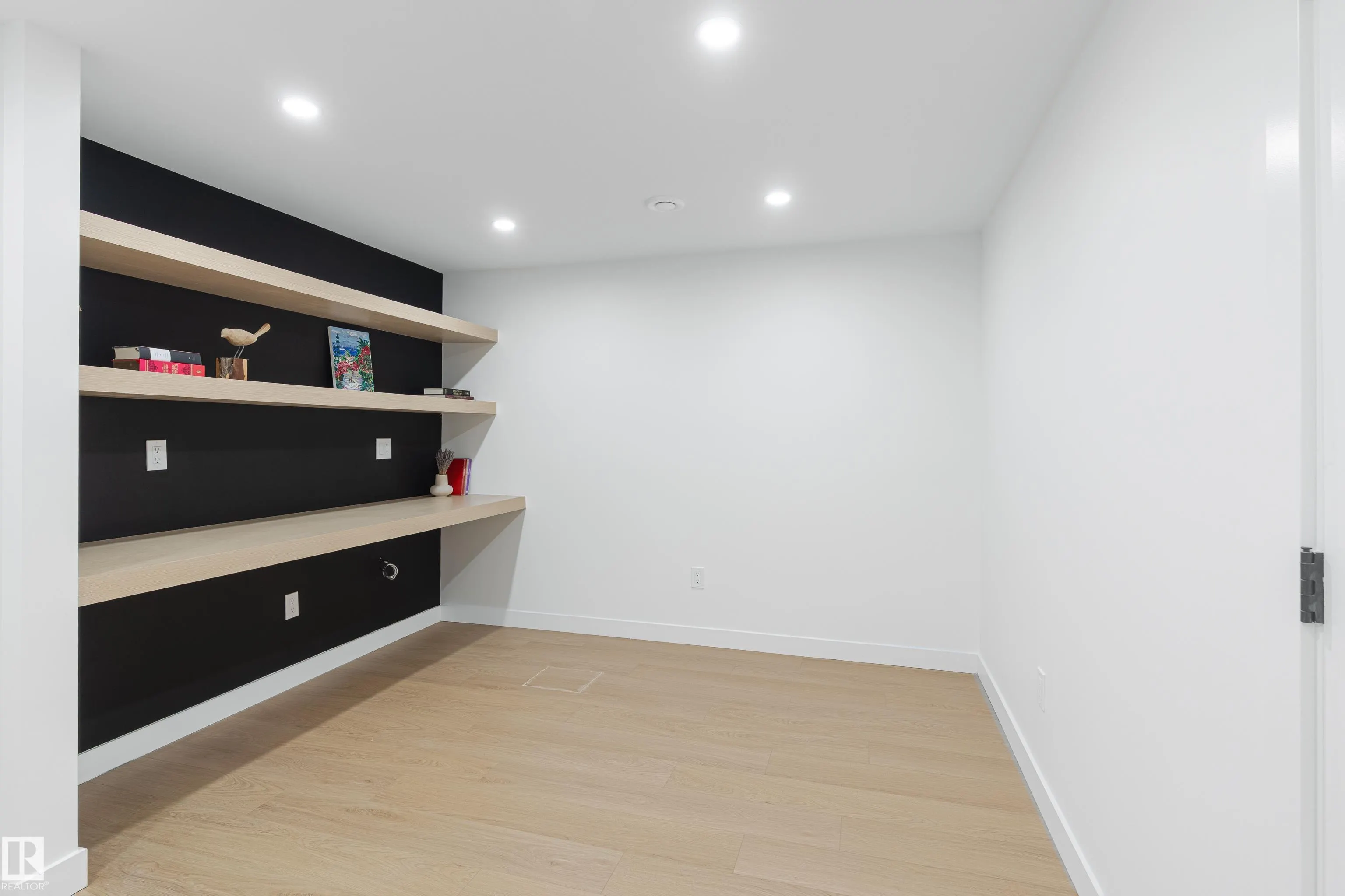 18031 96 Avenue