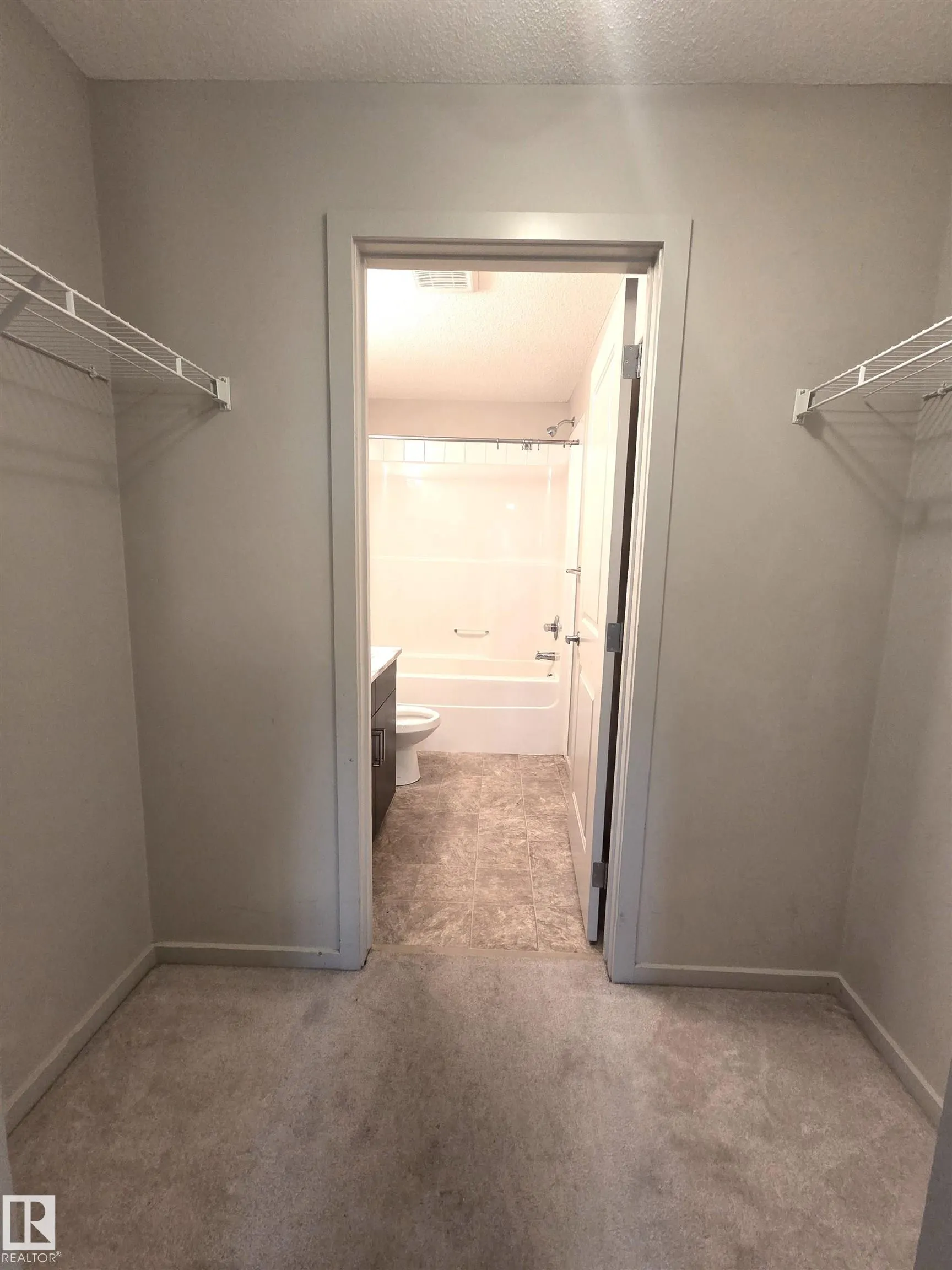 390 WINDERMERE Road