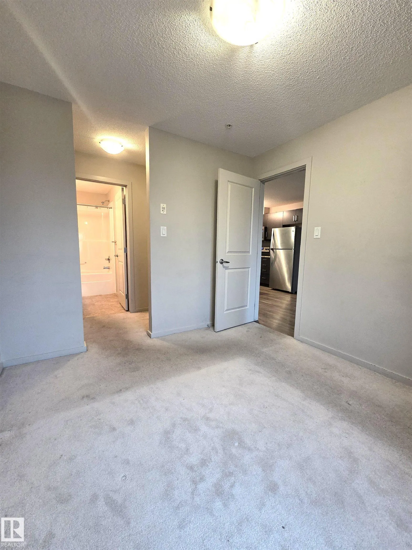 390 WINDERMERE Road