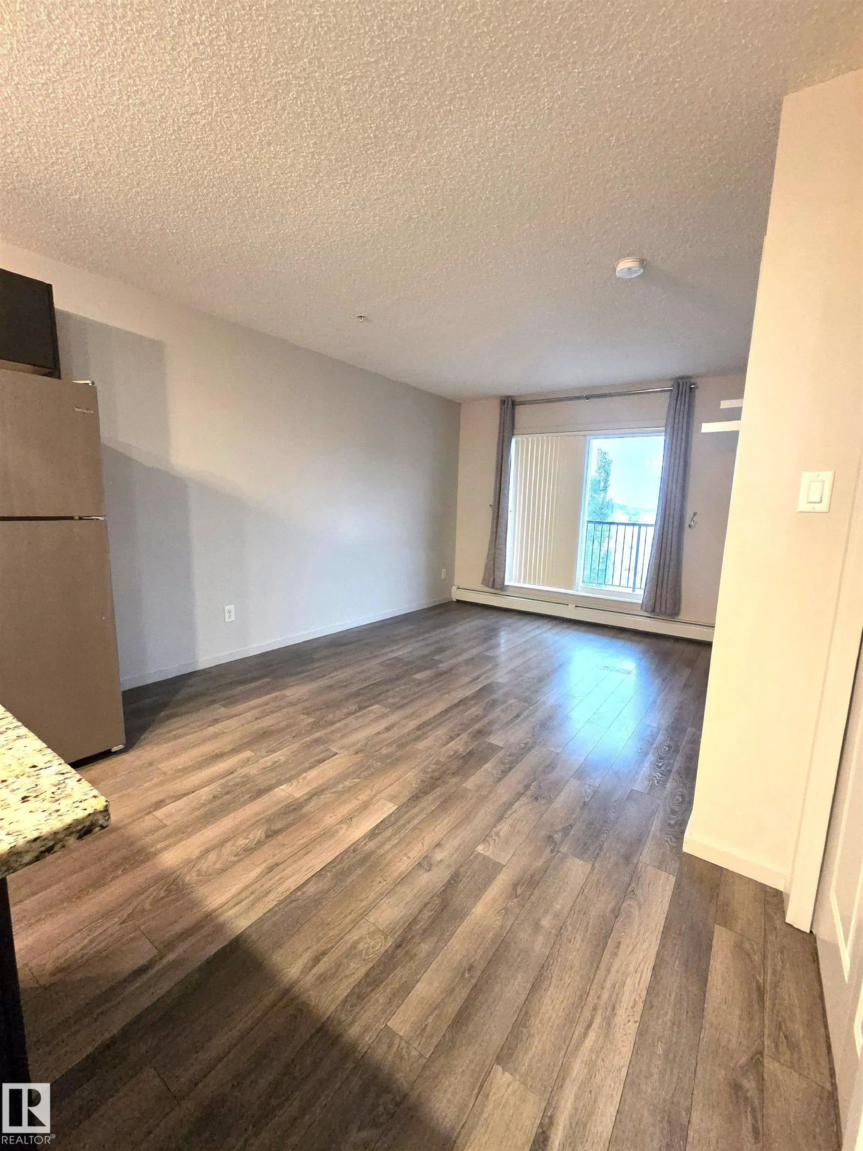 390 WINDERMERE Road