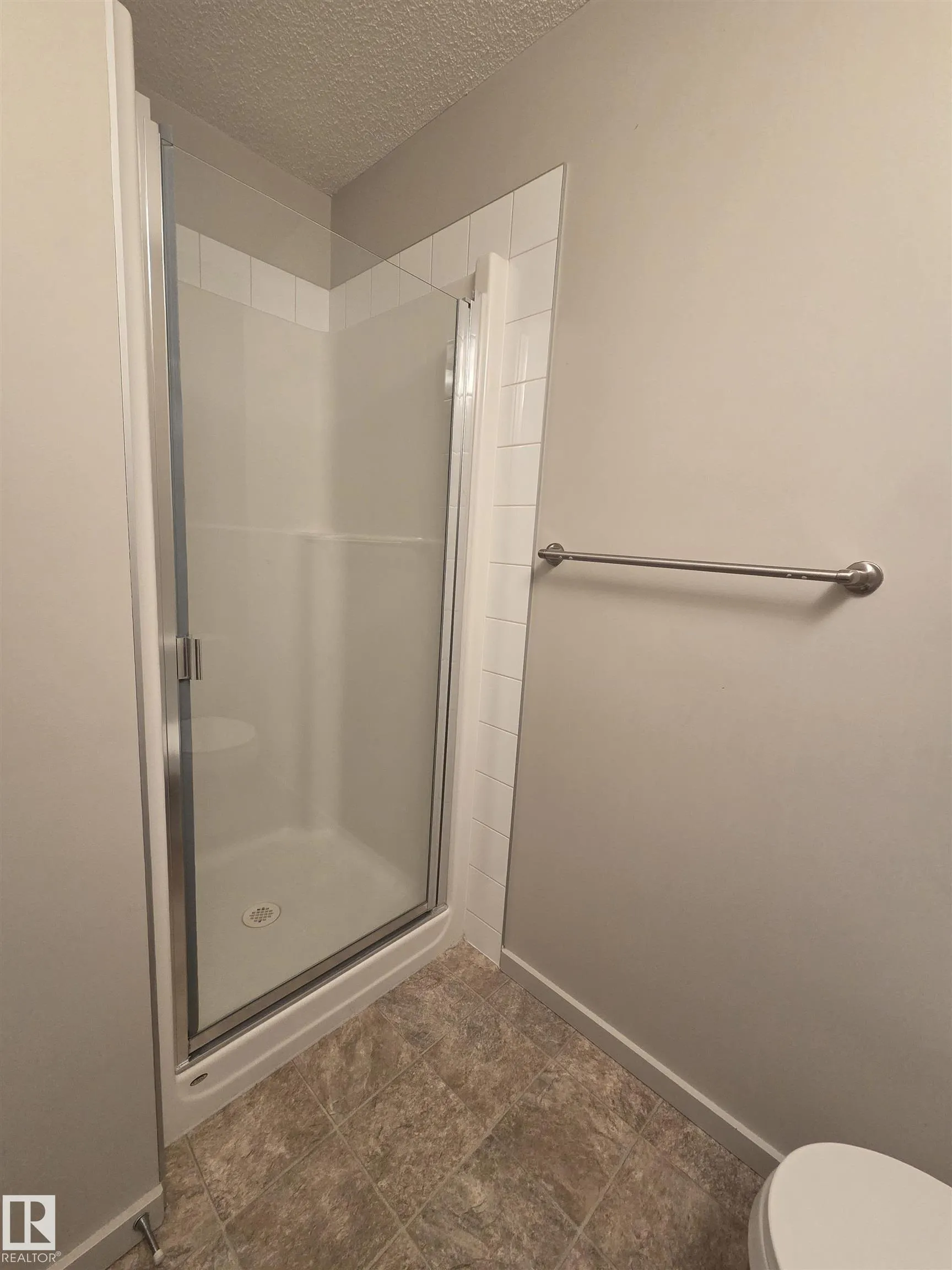 390 WINDERMERE Road