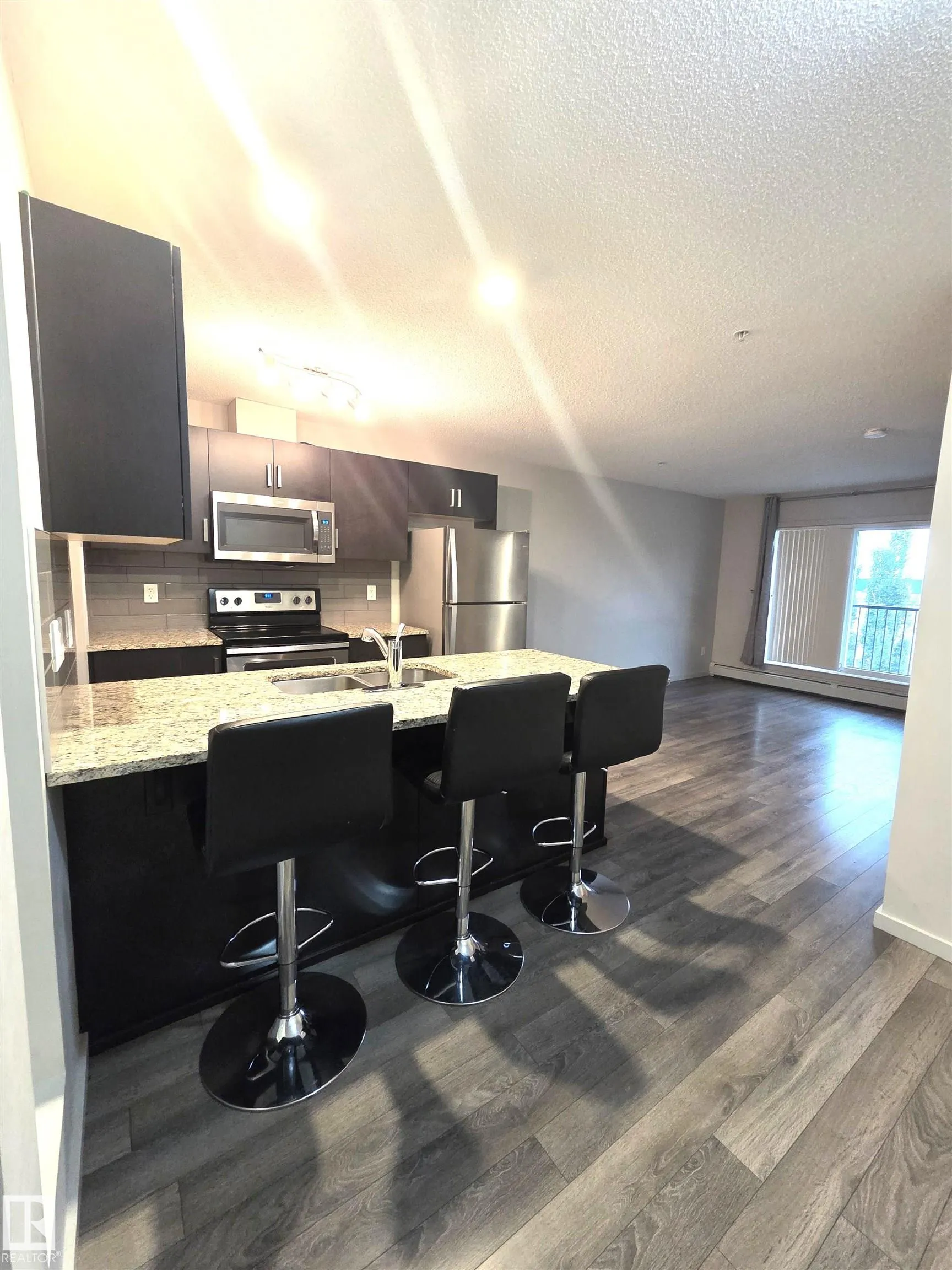 390 WINDERMERE Road