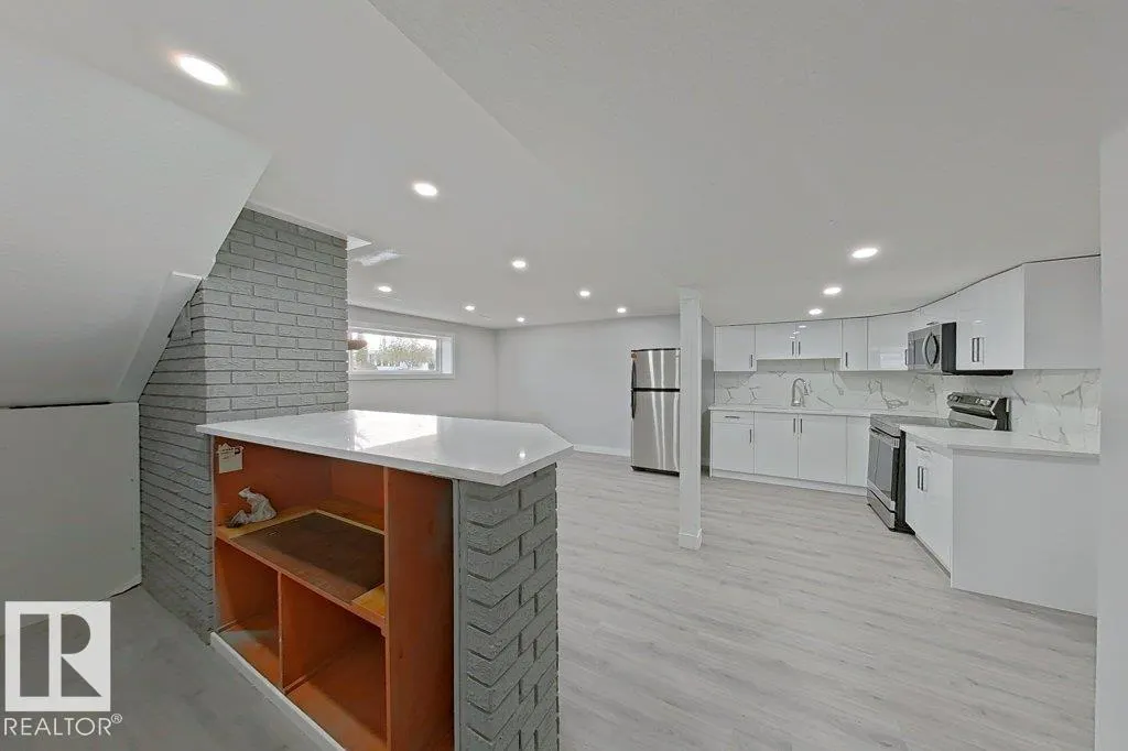18429 91 Ave