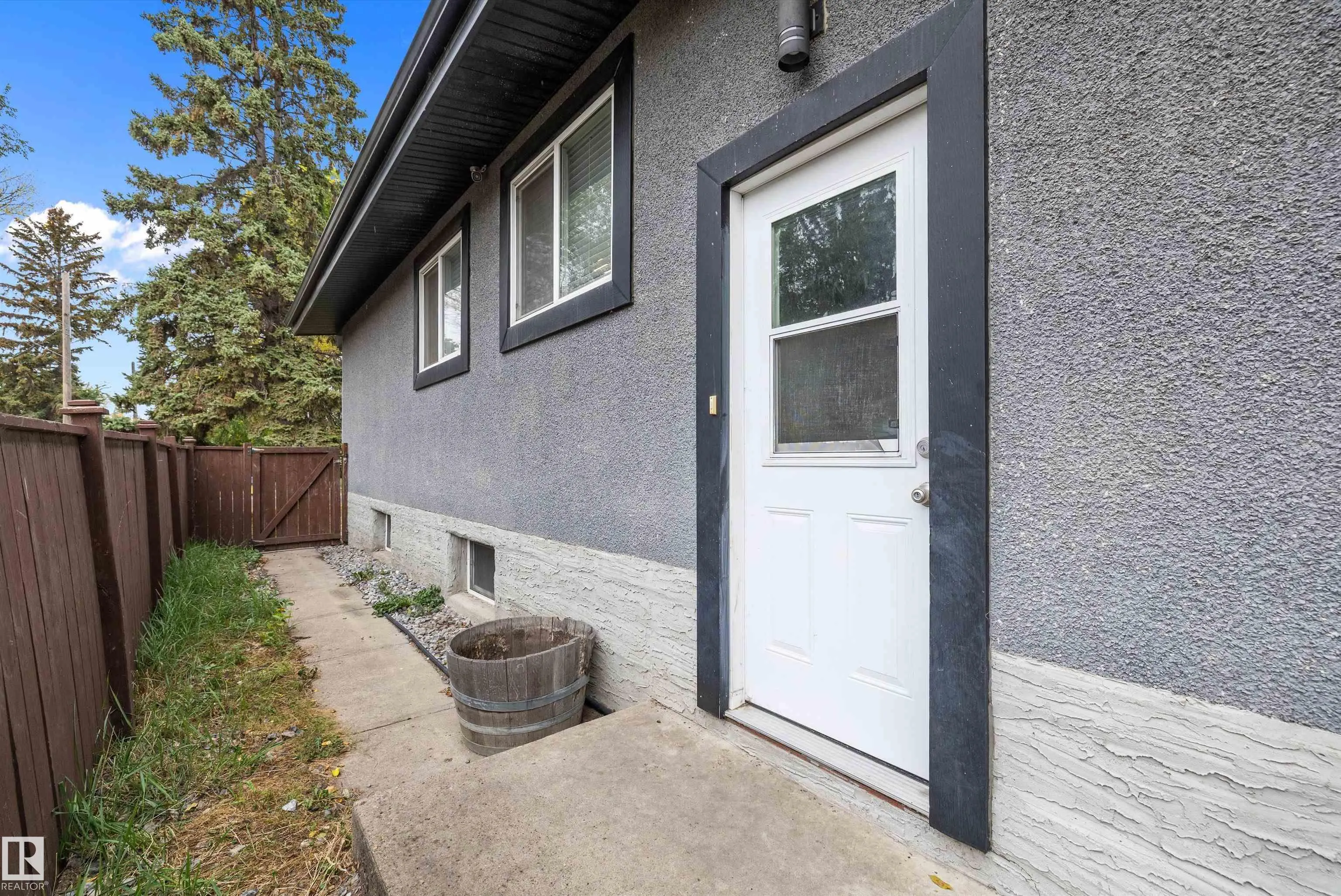 10409 148 Street