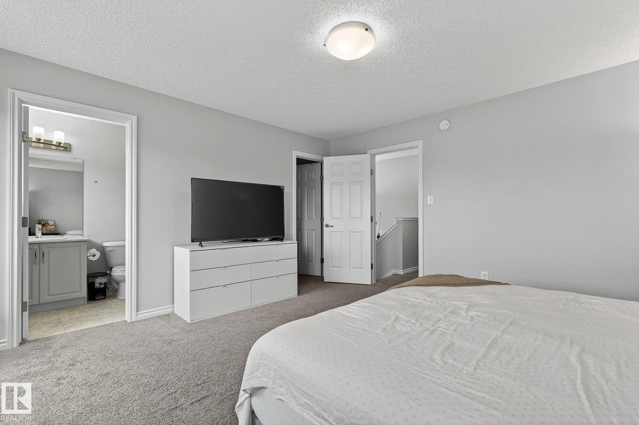 527 EBBERS Way