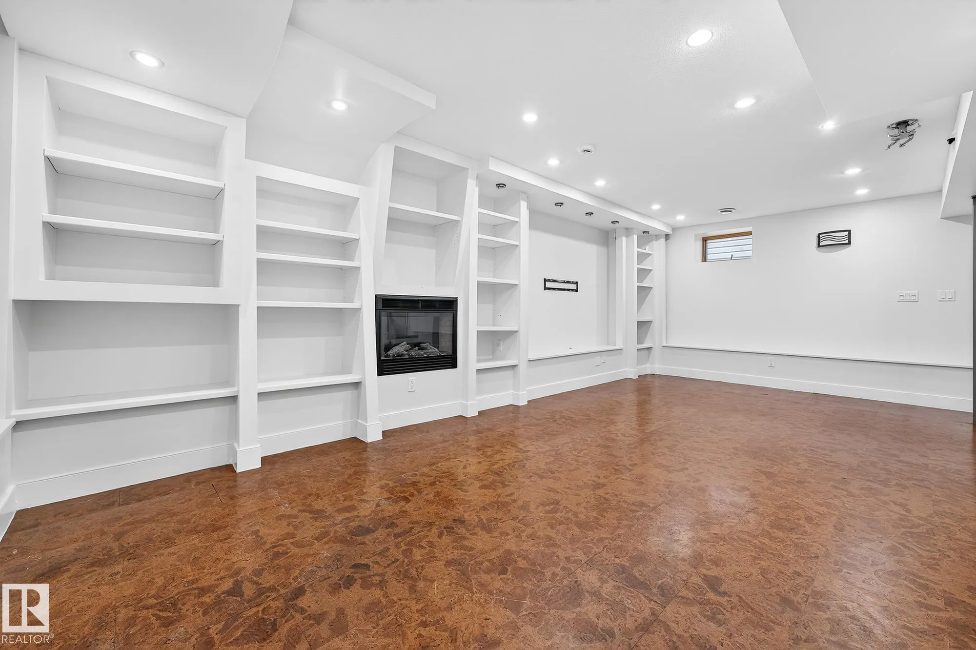 8860 93 Street