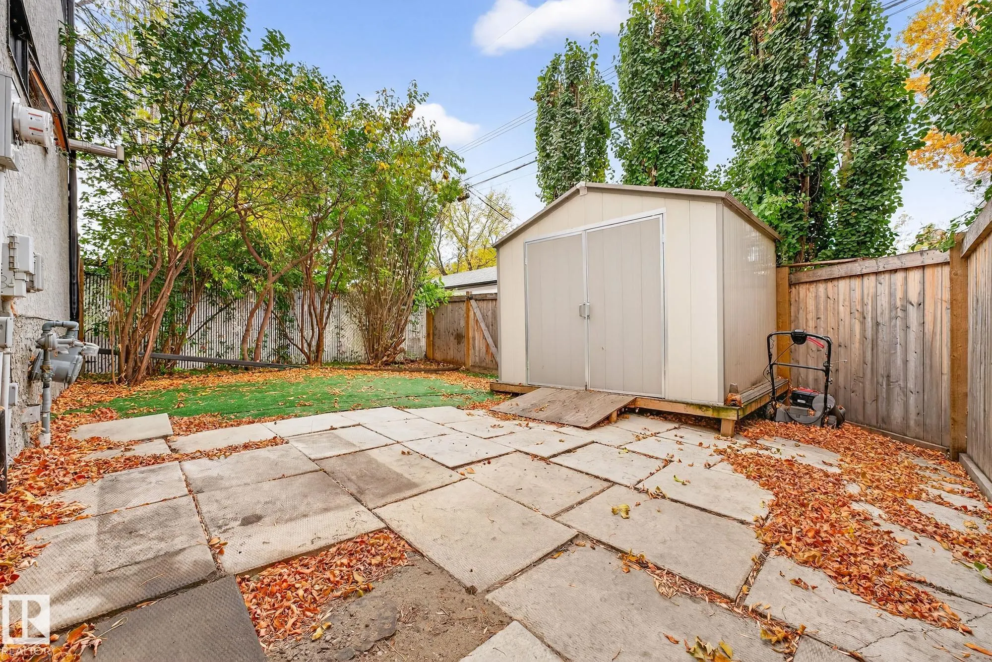 8860 93 Street